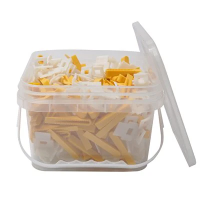 100PK Yellow 100mm Tile Levelling Pegs With 2-Sided 3M Tape - Image 3