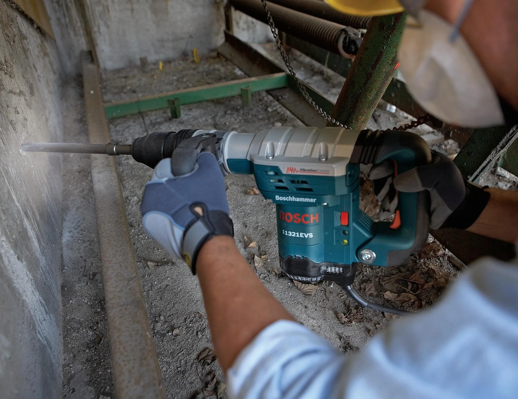 Bosch 13 Amp SDS MAX® Demolition Hammer - Image 5