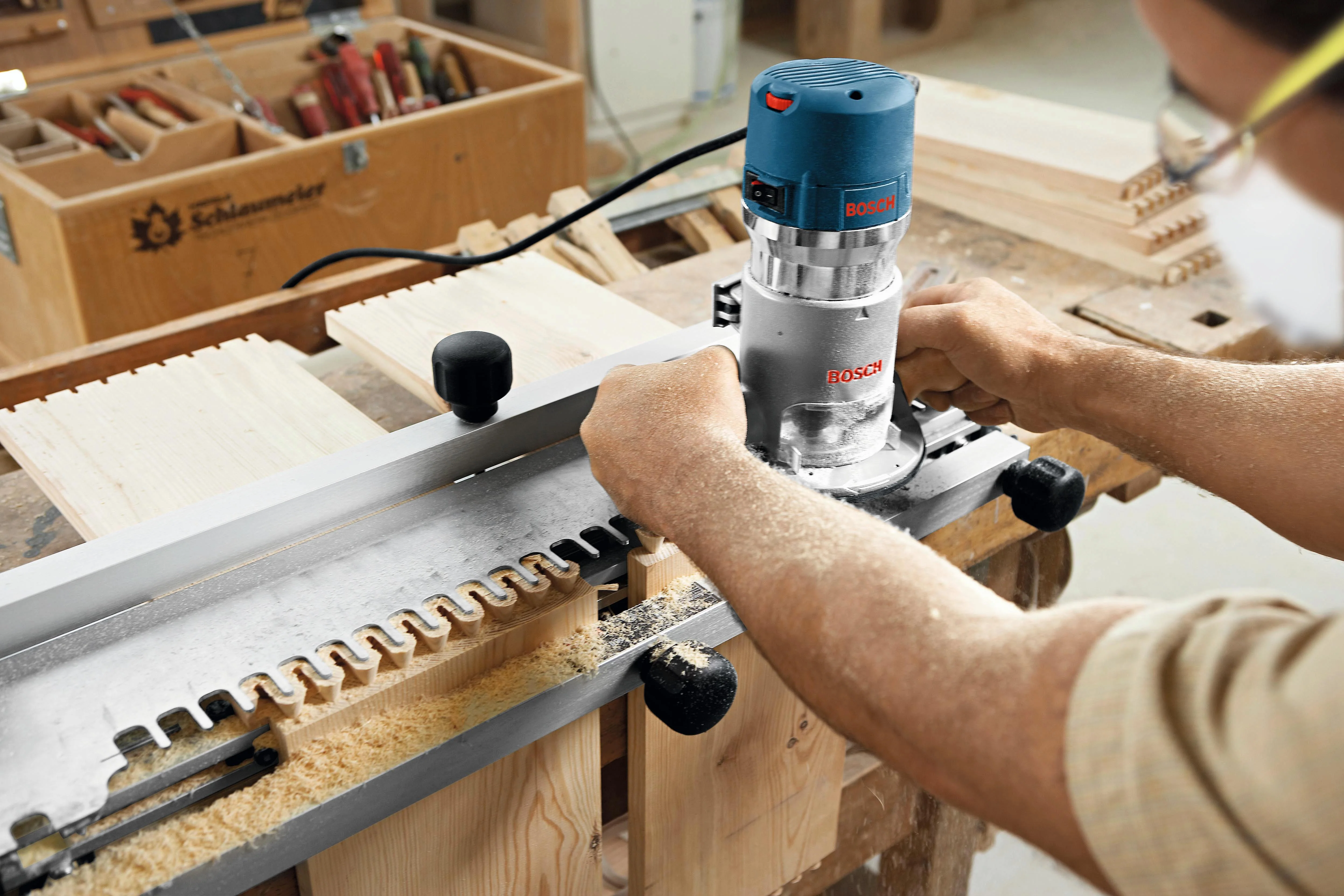 Bosch 2.25 HP Electronic Fixed-Base Router - Image 3