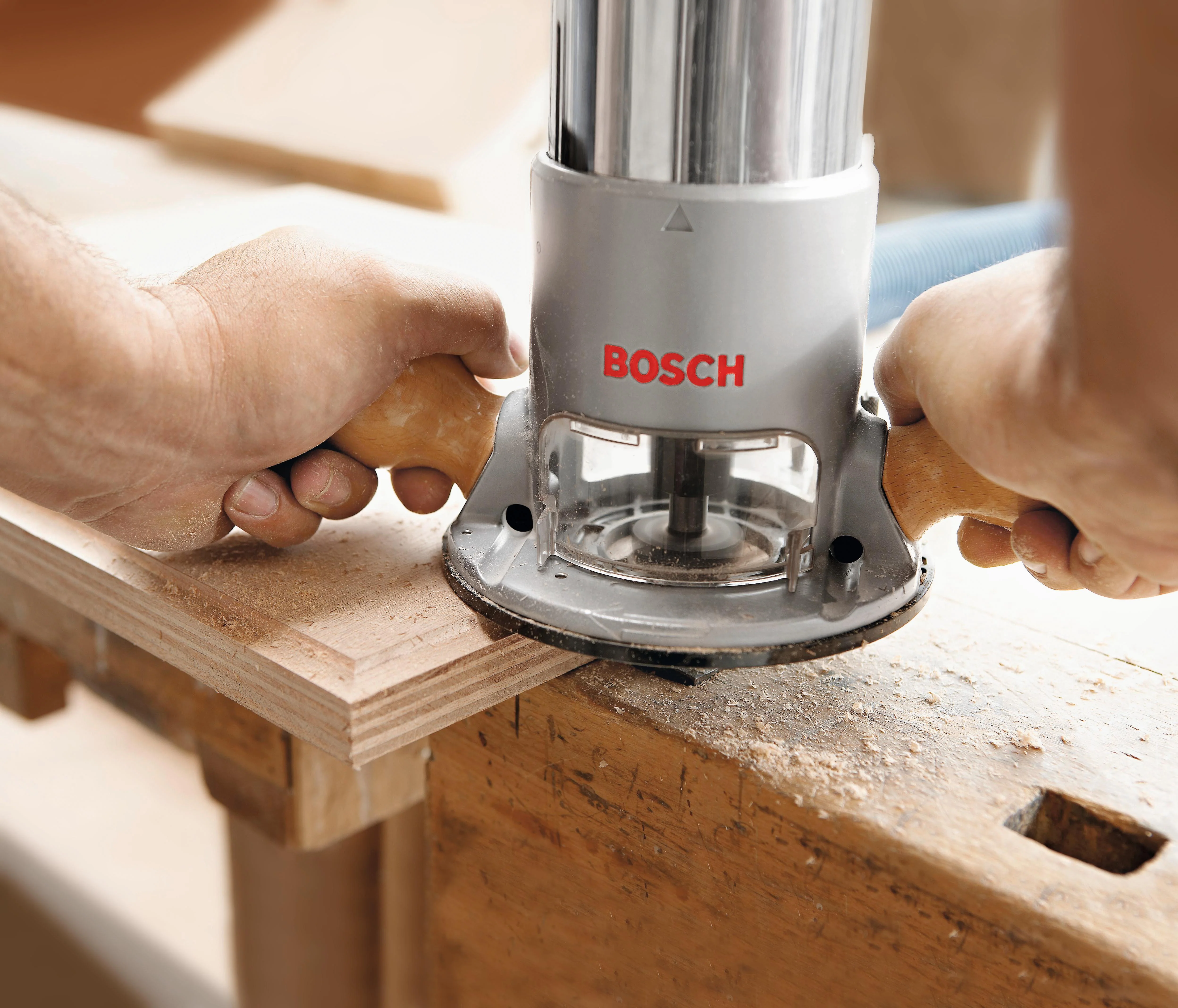 Bosch 2.25 HP Combination Plunge/Fixed-Base Router - Image 7