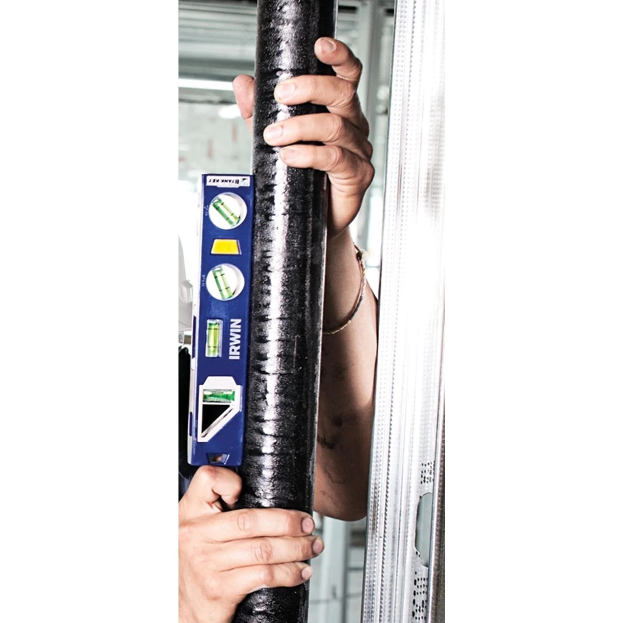 Irwin 250 Series Magnetic 9" Metal Torpedo Level - Image 18