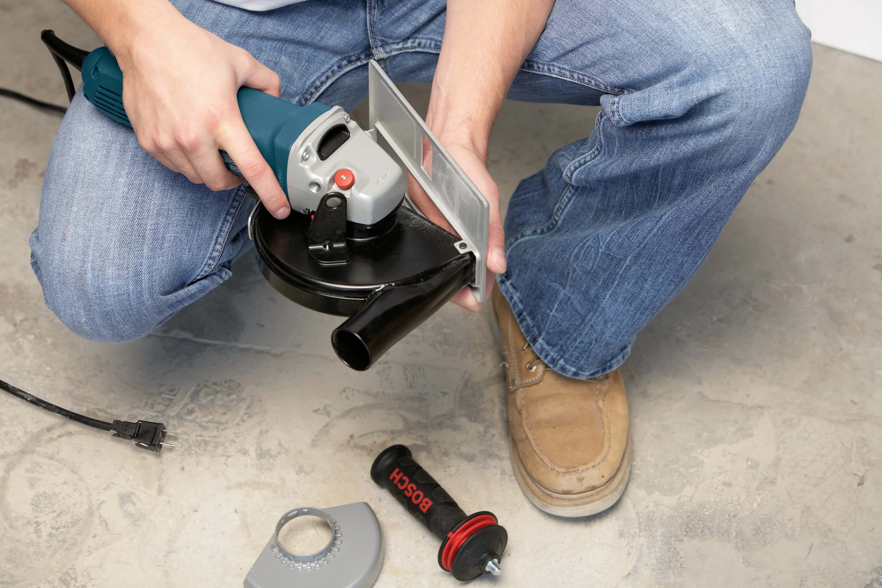 Bosch Dust-Extraction Guard For Bosch 4.5"/5" Small Angle Grinders - Image 3