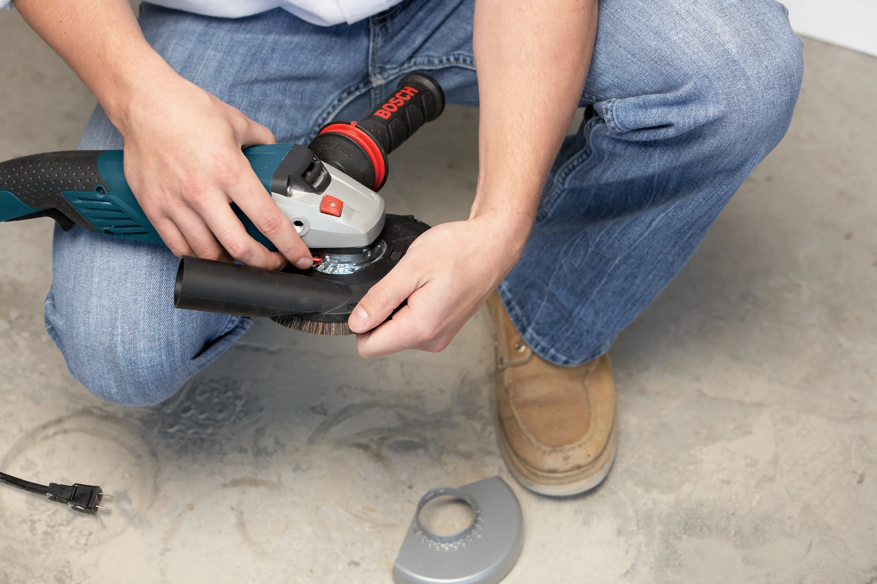 Bosch Surface Grinding Dust-Extraction Attachment - Image 3