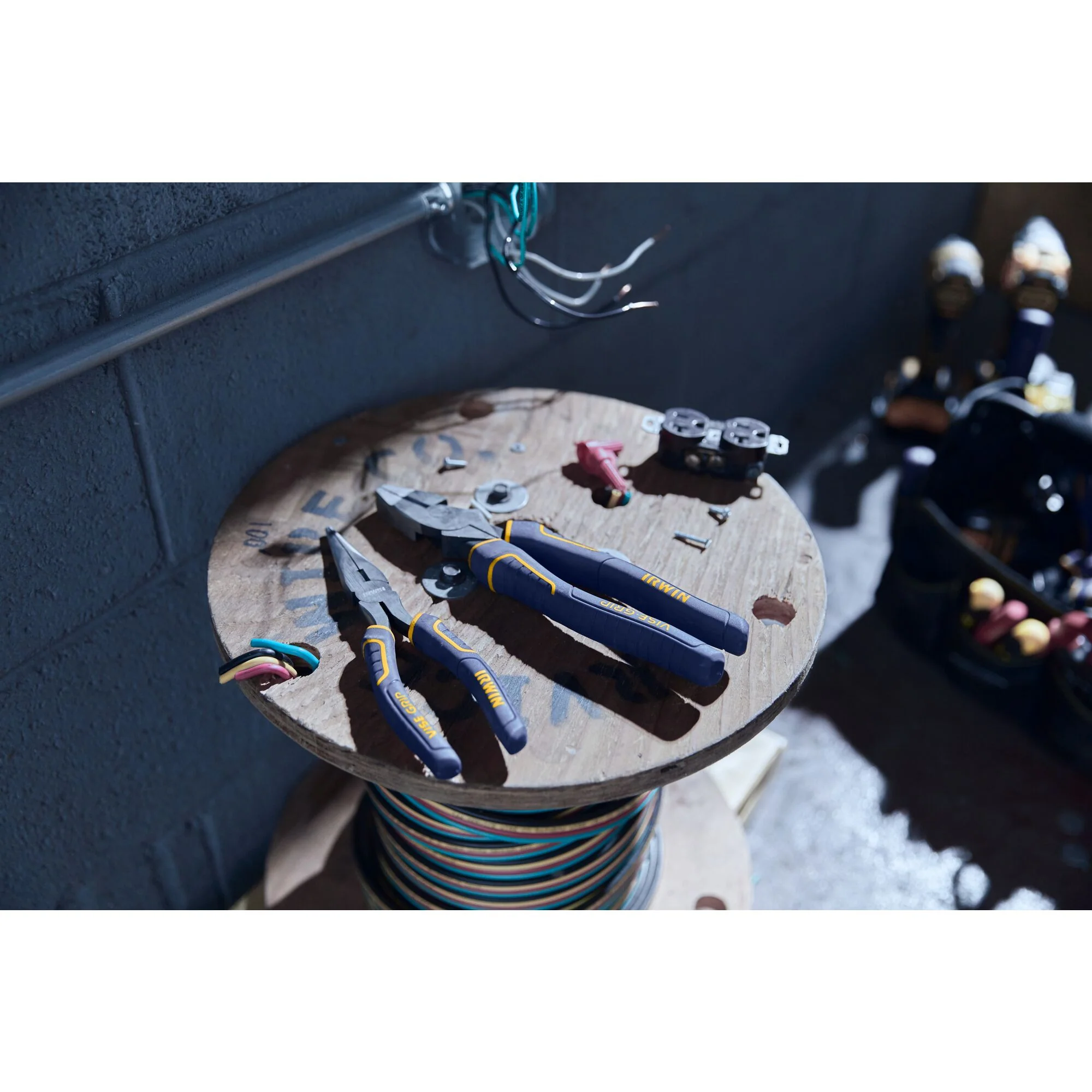 Irwin Vise-Grip 8" Long Nose Pliers - Image 8