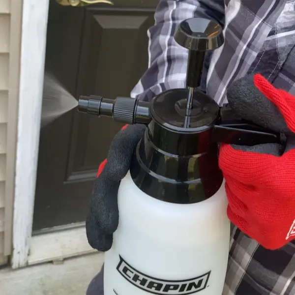 Chapin 2 Liter Multi-Purpose Handheld Sprayer - Image 2