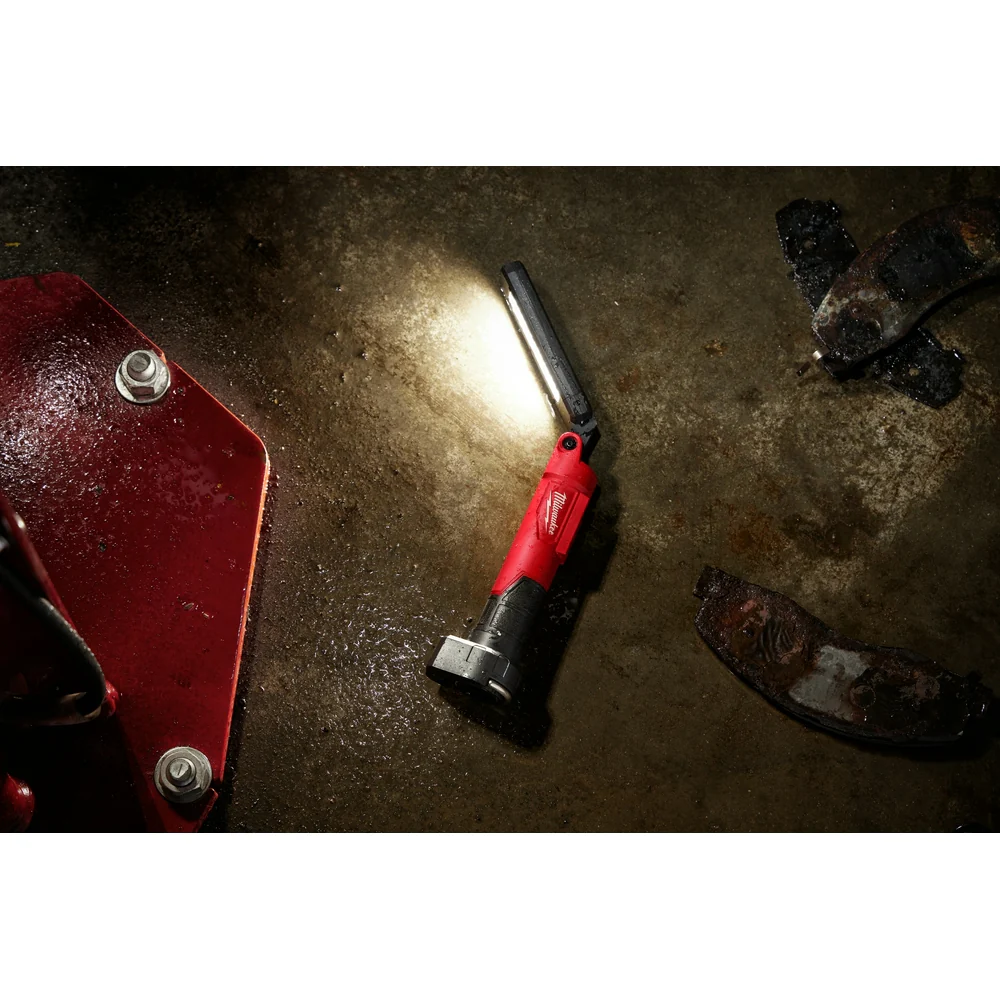 Milwaukee REDLITHIUM USB Stick Light W/ Magnet - Image 11
