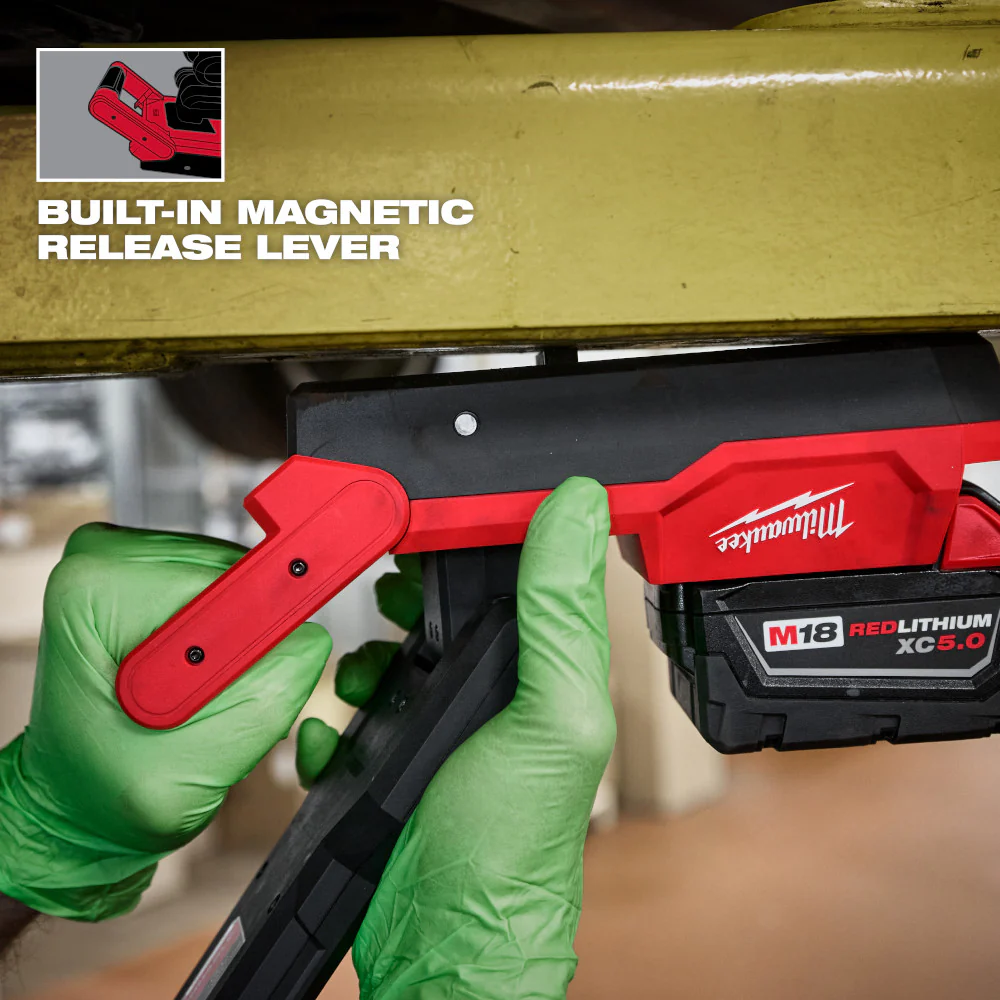 Milwaukee M18™ Magnetic Extendable Boom Light - Image 9