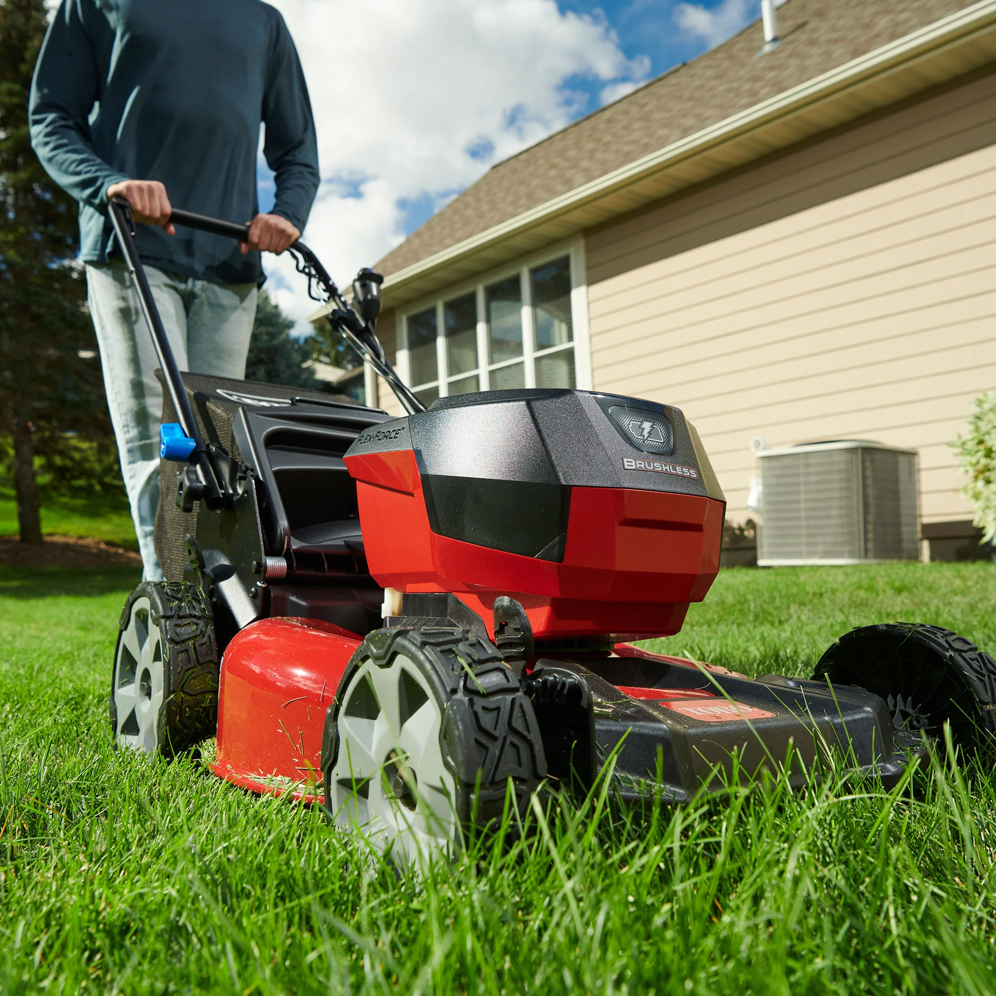 Toro 60V Max 21" Recycler® w/ SmartStow® Cordless Lawn Mower - 4.0Ah Battery - Image 10