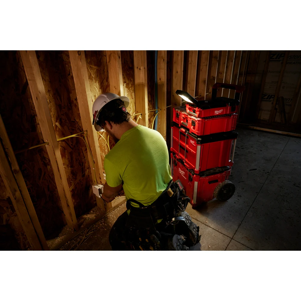 Milwaukee M12™ PACKOUT™ Flood Light w/ USB Charging - Image 4