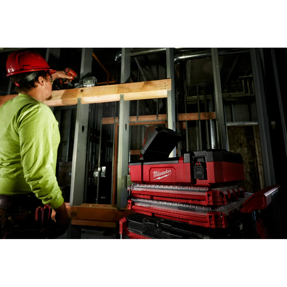 Milwaukee M12™ PACKOUT™ Flood Light w/ USB Charging - Image 7