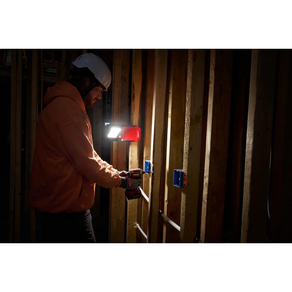 Milwaukee M18™ ROVER™ Clamping Flood Light - Image 11