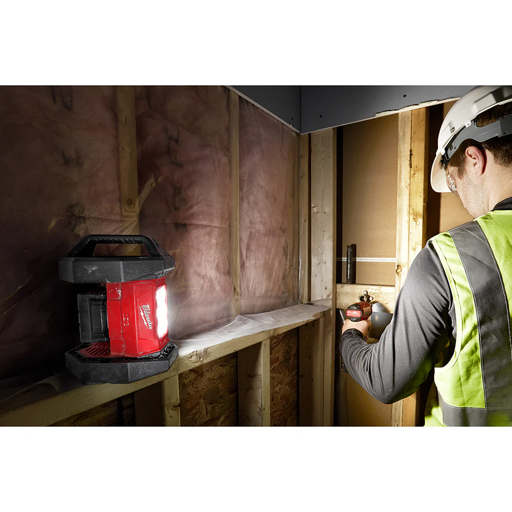 Milwaukee M18 Cordless LED Flood Light  - Tool Only - Image 8