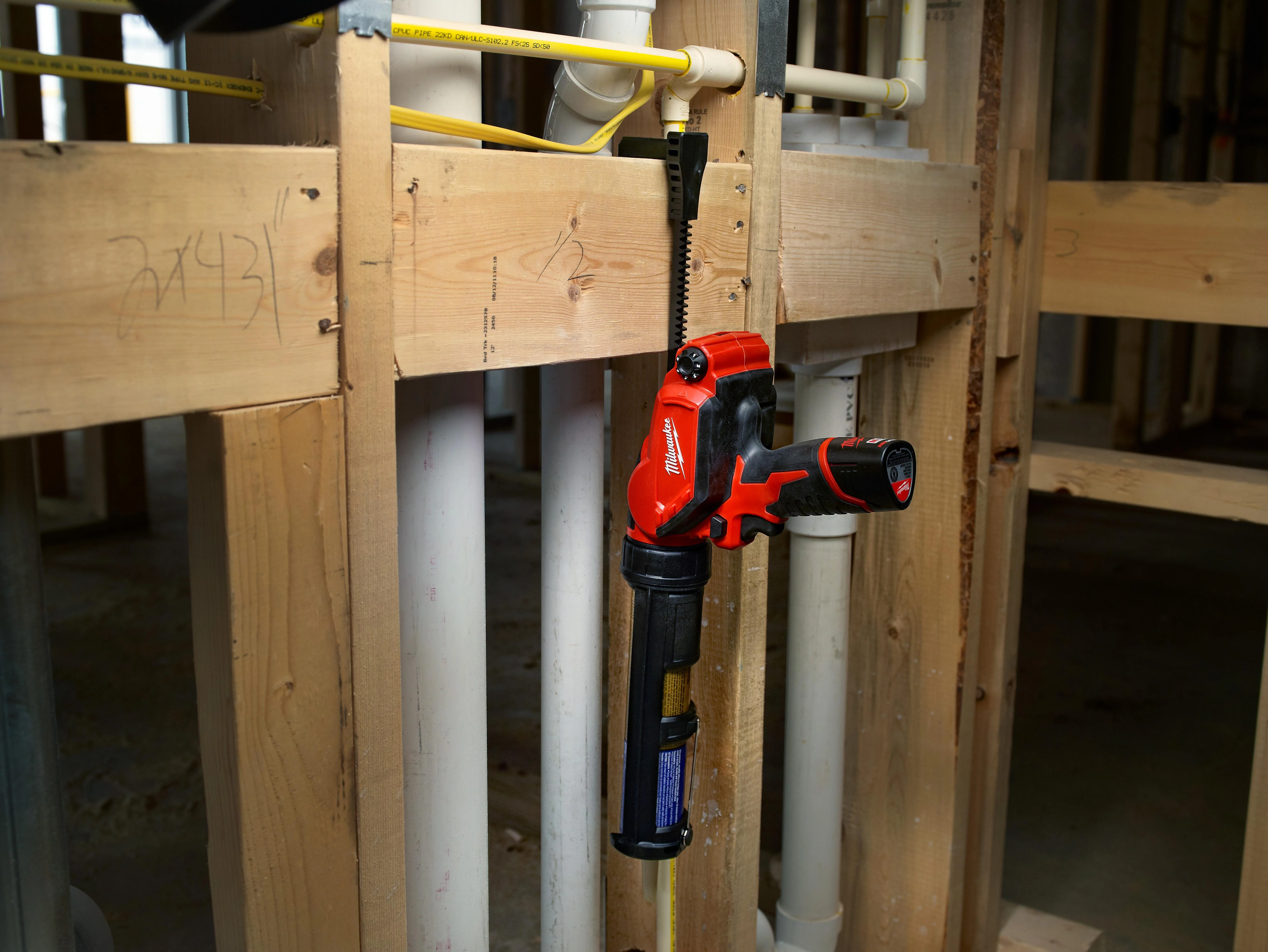 Milwaukee M12 Cordless 10 oz Caulk Gun-- Tool Only - Image 6