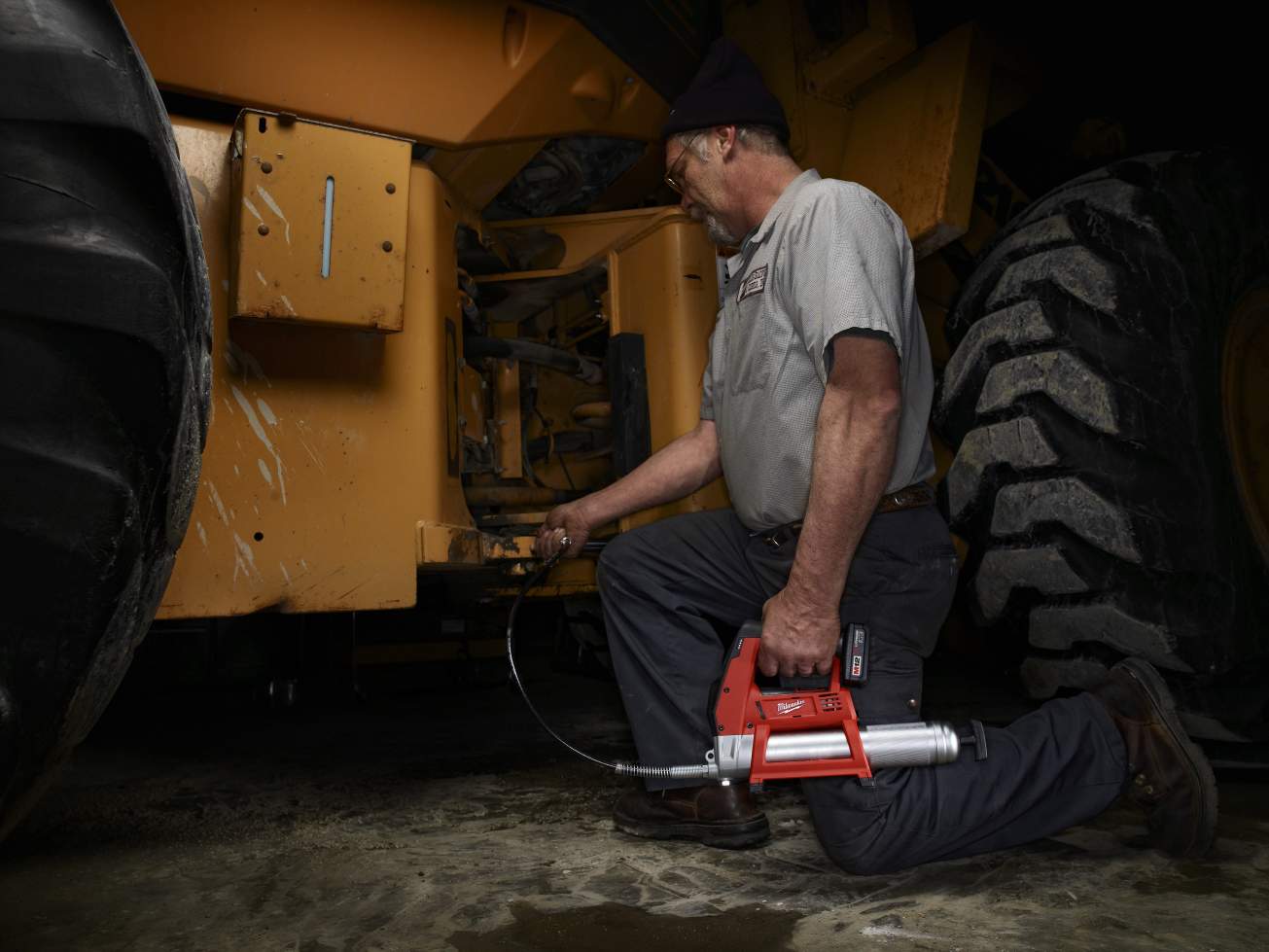 Milwaukee M12 Cordless Grease Gun - Tool Only - Image 4
