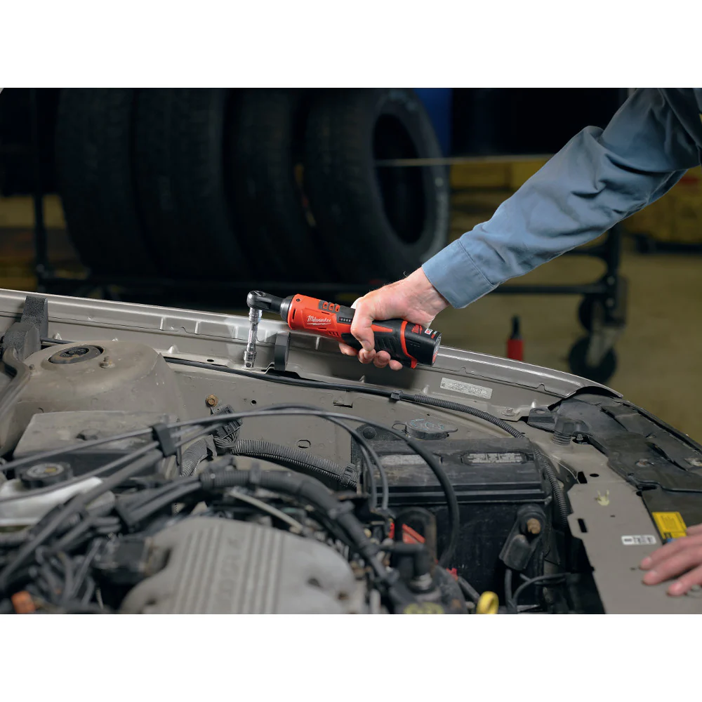 Milwaukee M12 Cordless 3/8" Ratchet Kit - Image 7