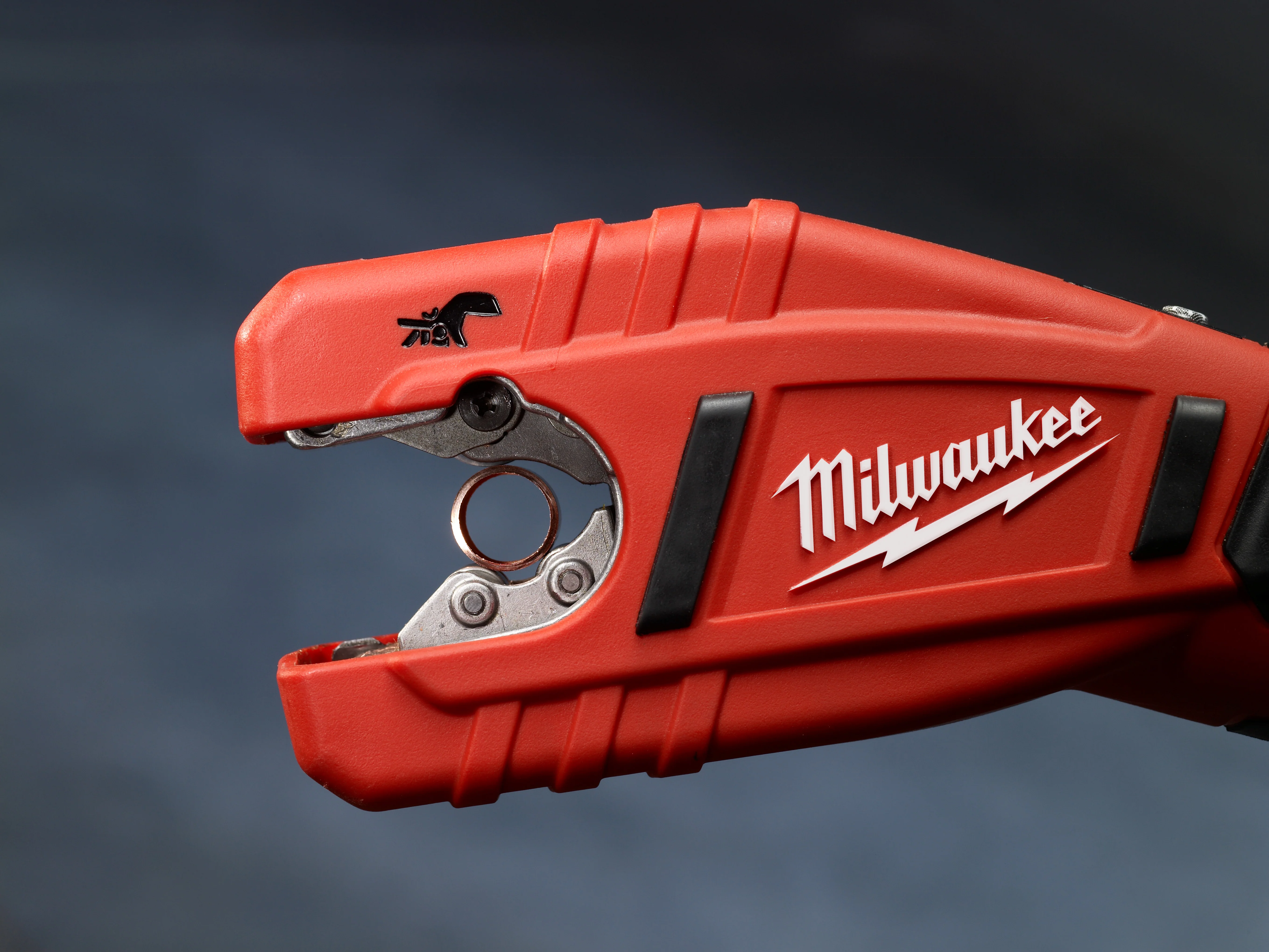 Milwaukee M12 Cordless Copper Tubing Cutter - Tool Only - Image 5