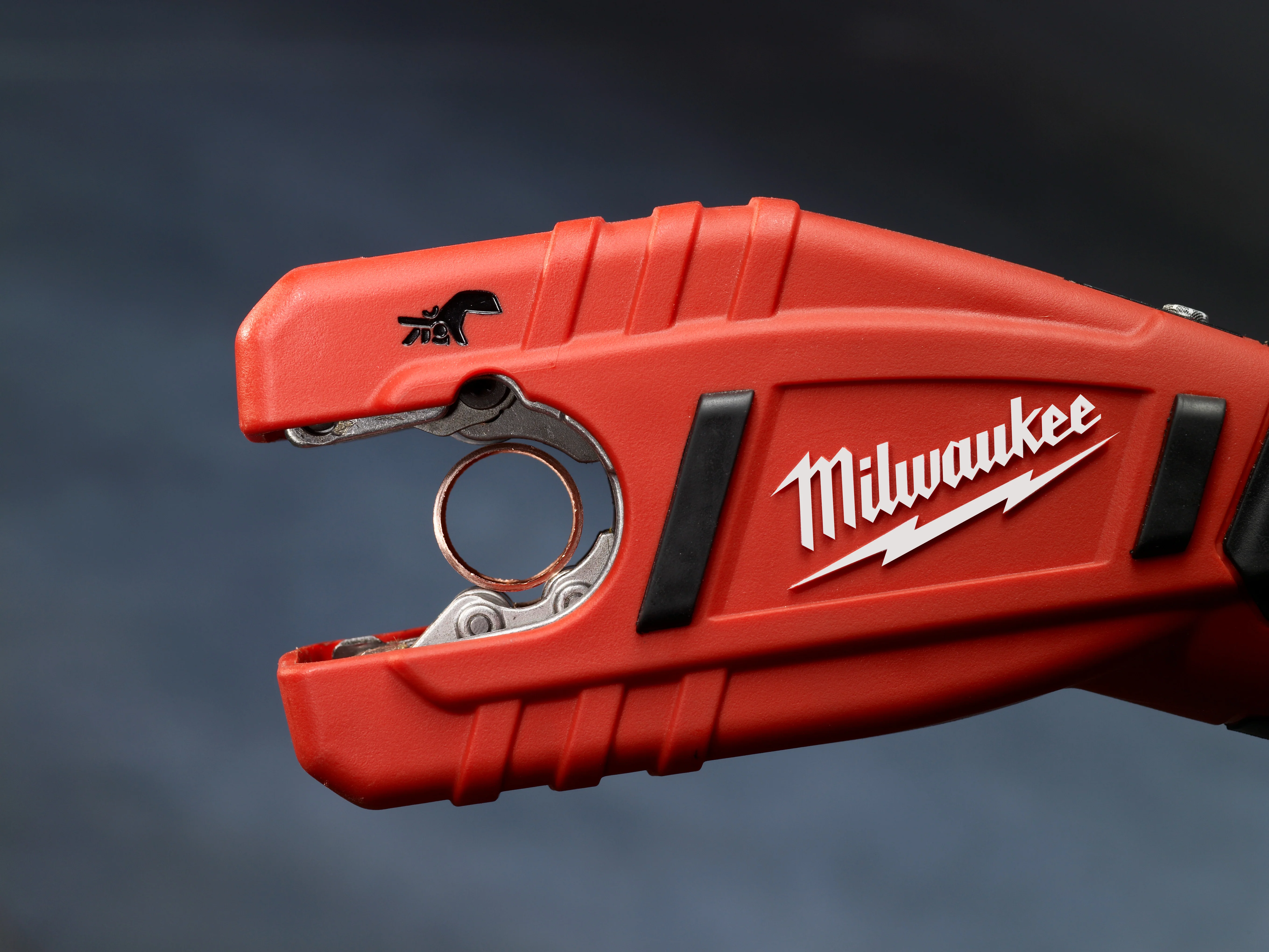 Milwaukee M12 Cordless Copper Tubing Cutter - Tool Only - Image 6