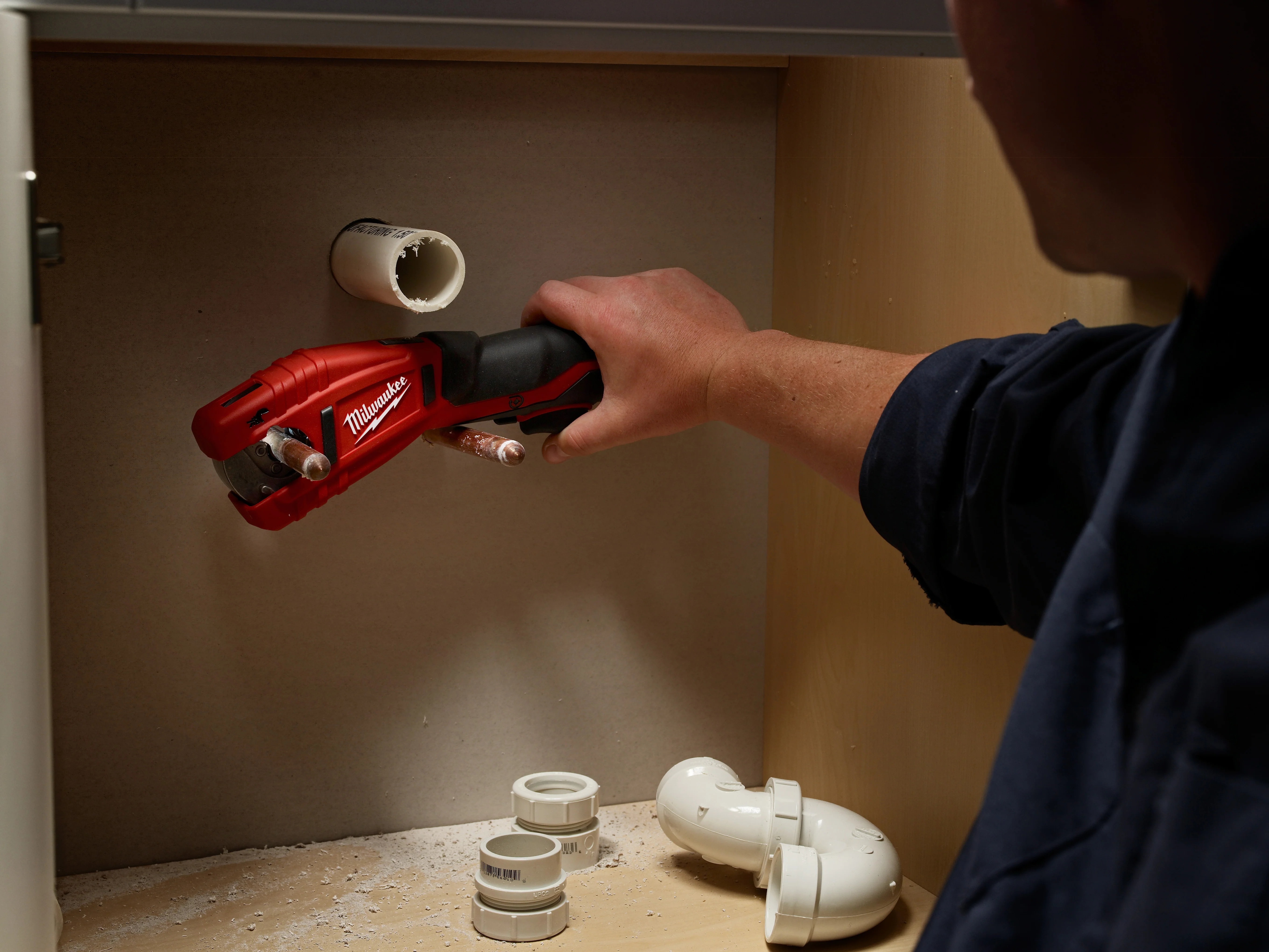 Milwaukee M12 Cordless Copper Tubing Cutter Kit - Image 3