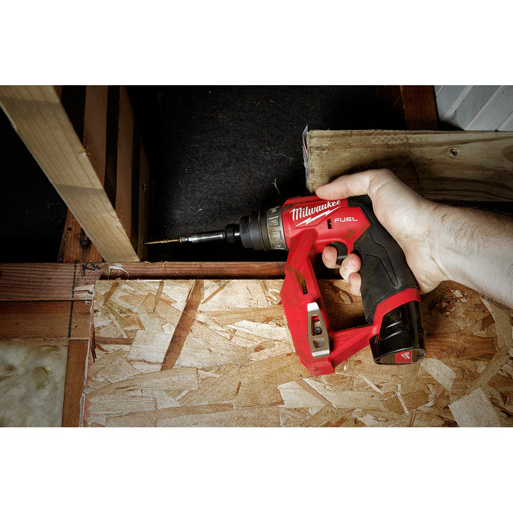 Milwaukee M12 FUEL Cordless Installation Drill/Driver Kit - Image 16