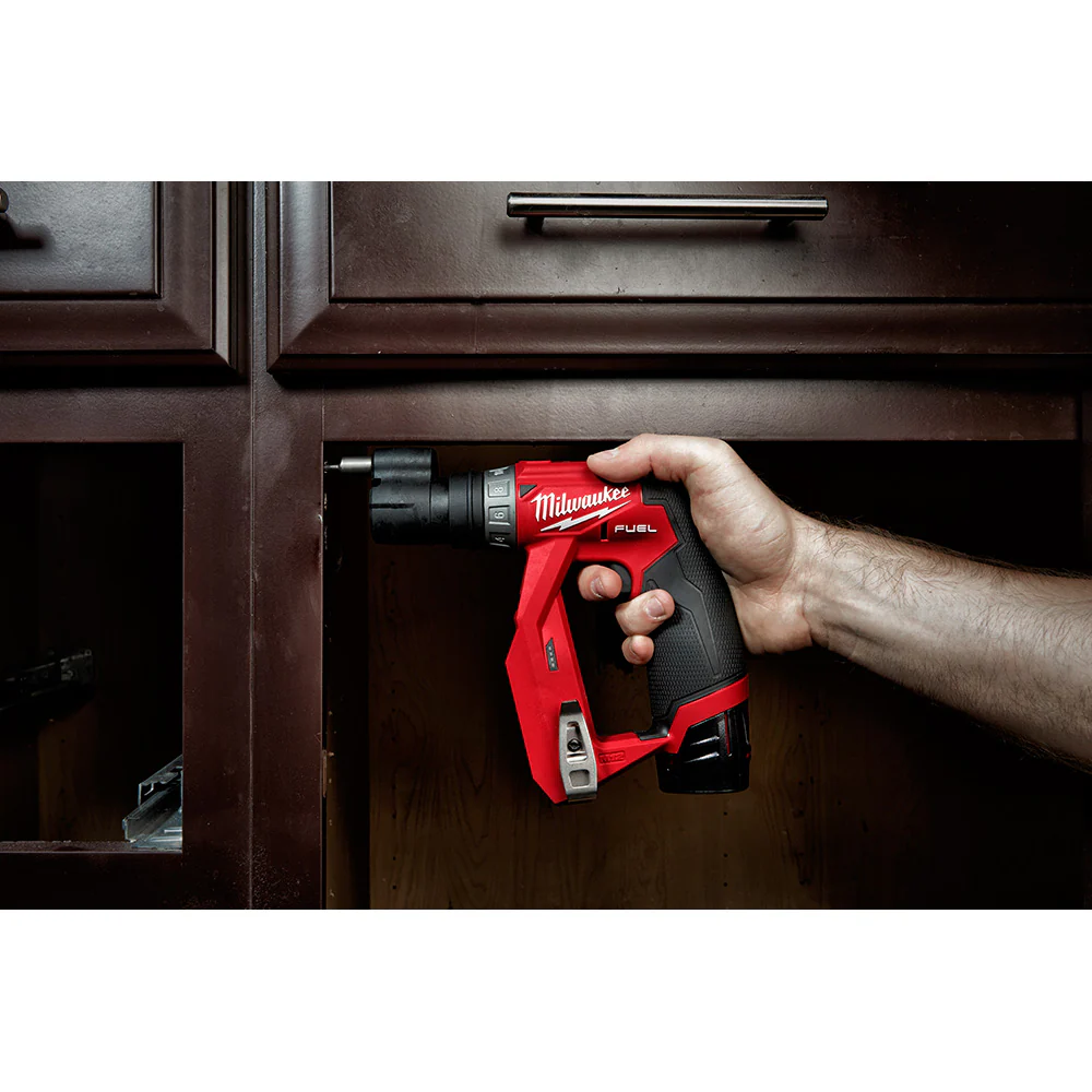 Milwaukee M12 FUEL Cordless Installation Drill/Driver Kit - Image 17