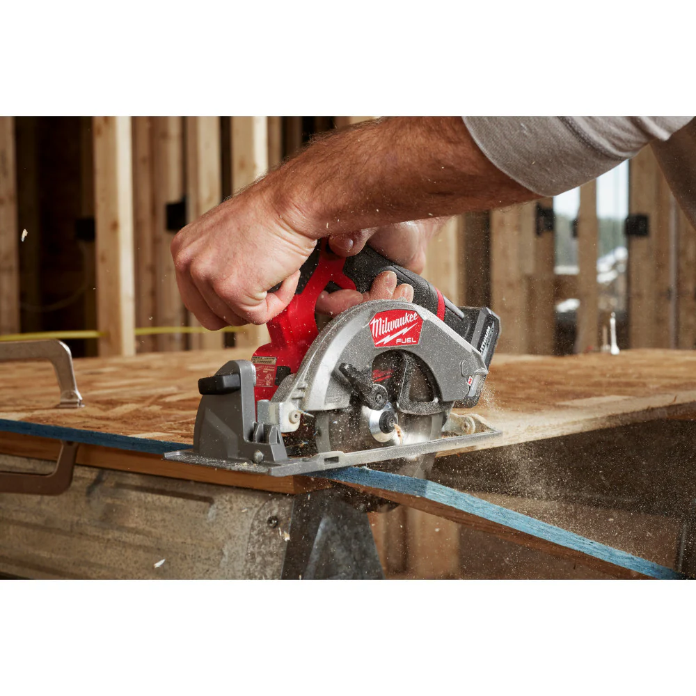 Milwaukee M12 FUEL™ 5-3/8" Circular Saw - Tool Only - Image 10