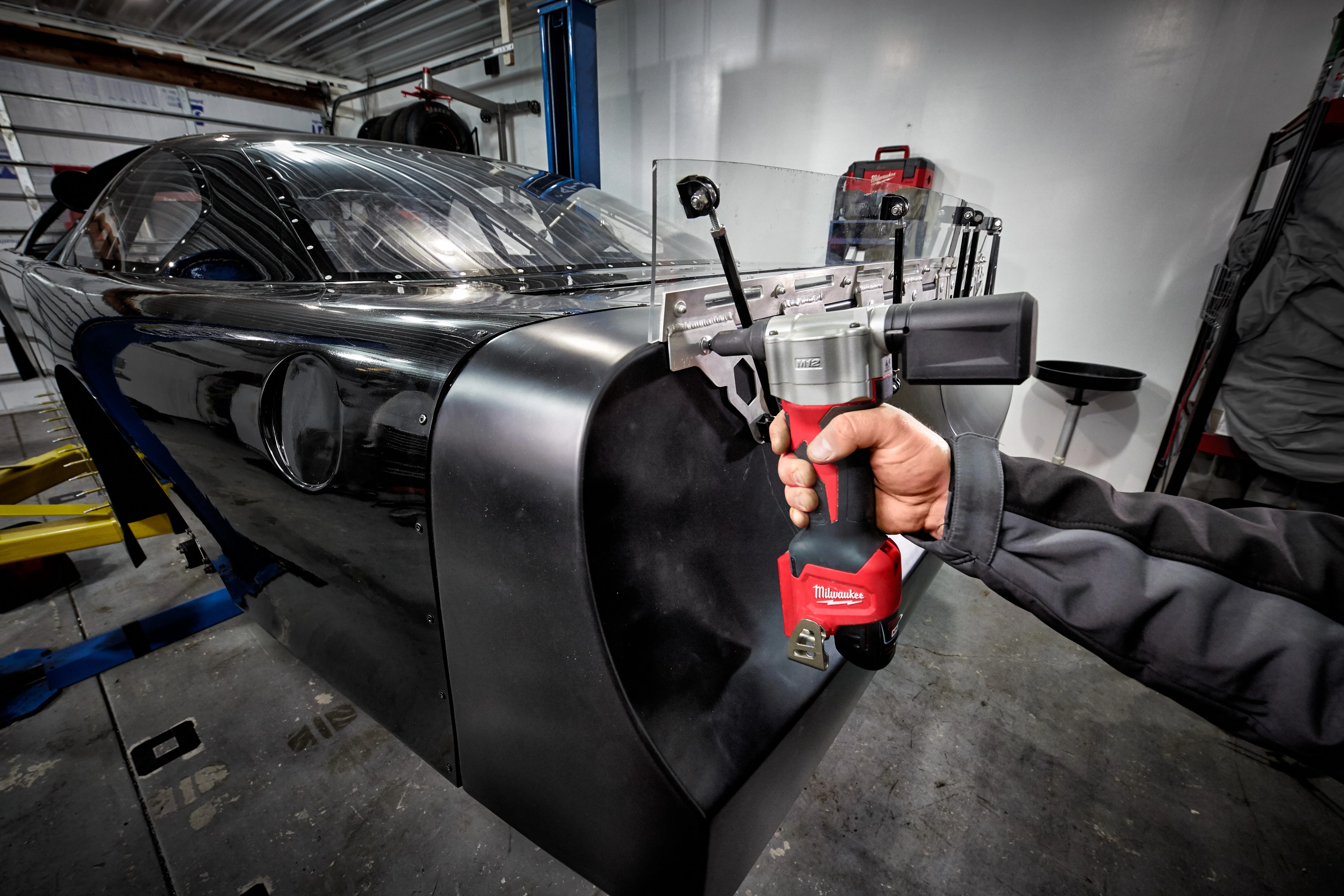 Milwaukee M12 Cordless Rivet Tool - Tool Only - Image 5
