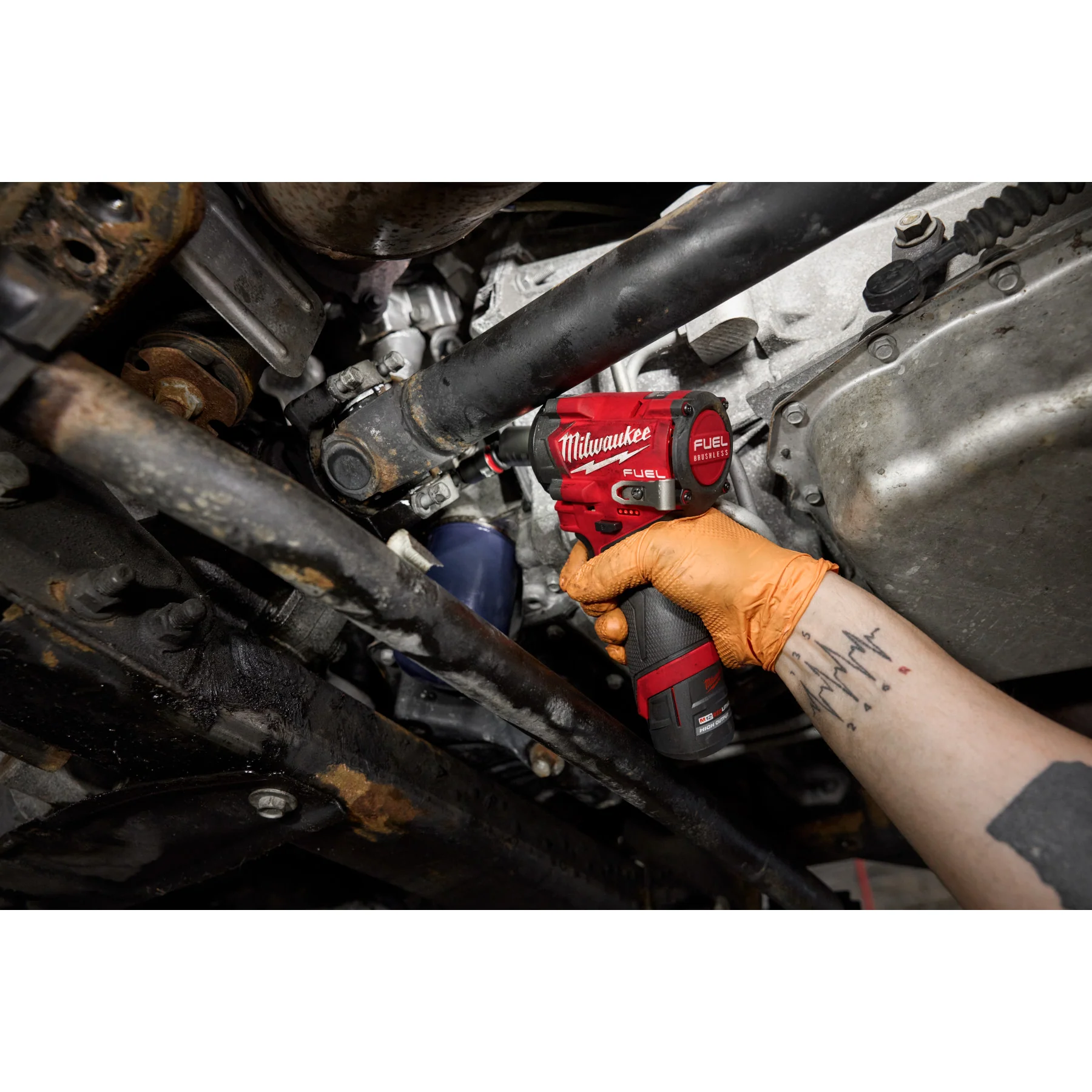Milwaukee M12 FUEL™ Stubby 3/8" Impact Wrench 1 Battery Kit - Image 6