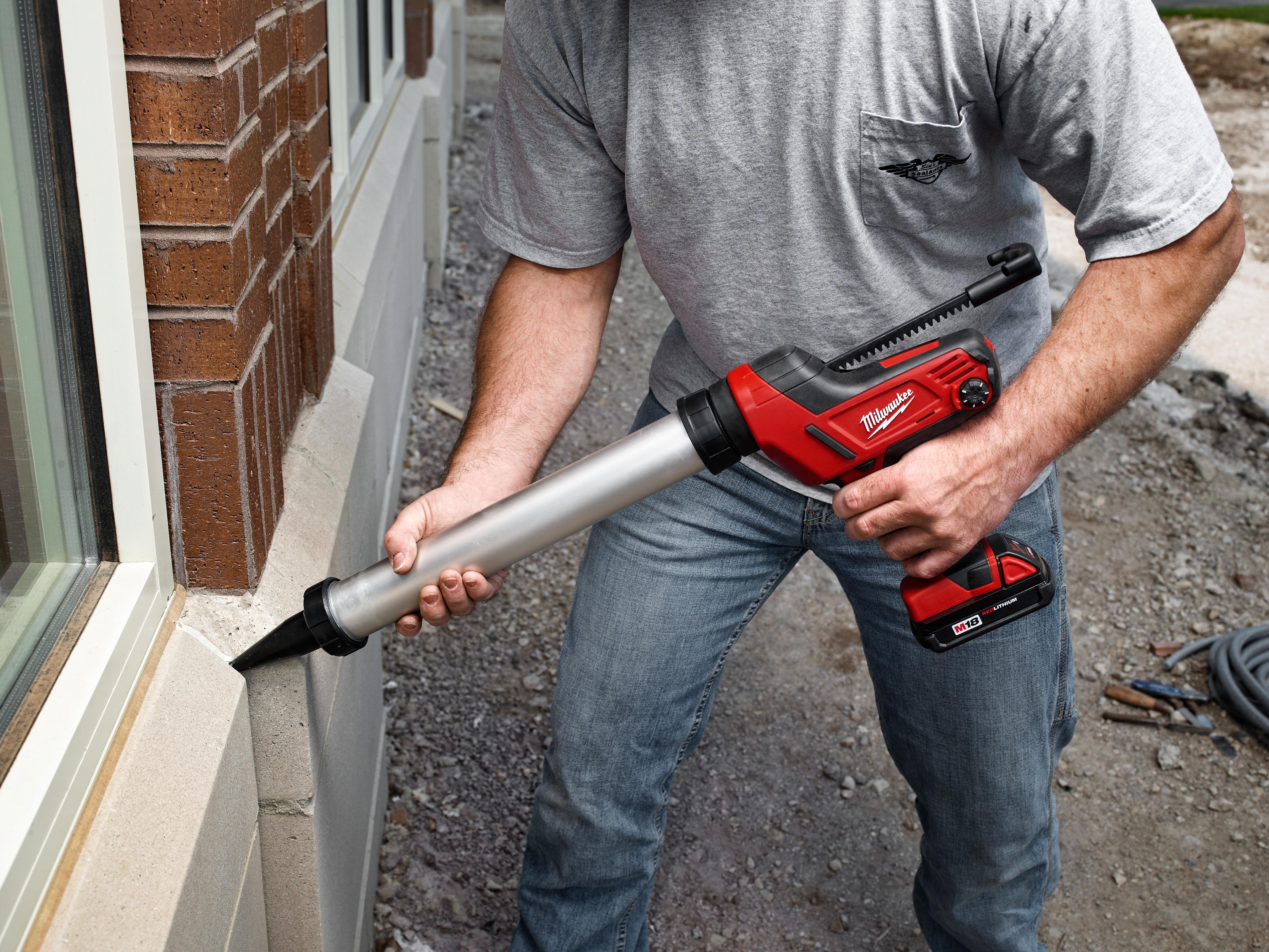 Milwaukee M18 Cordless 10 oz Caulk Gun and Adhesive - Tool Only - Image 5