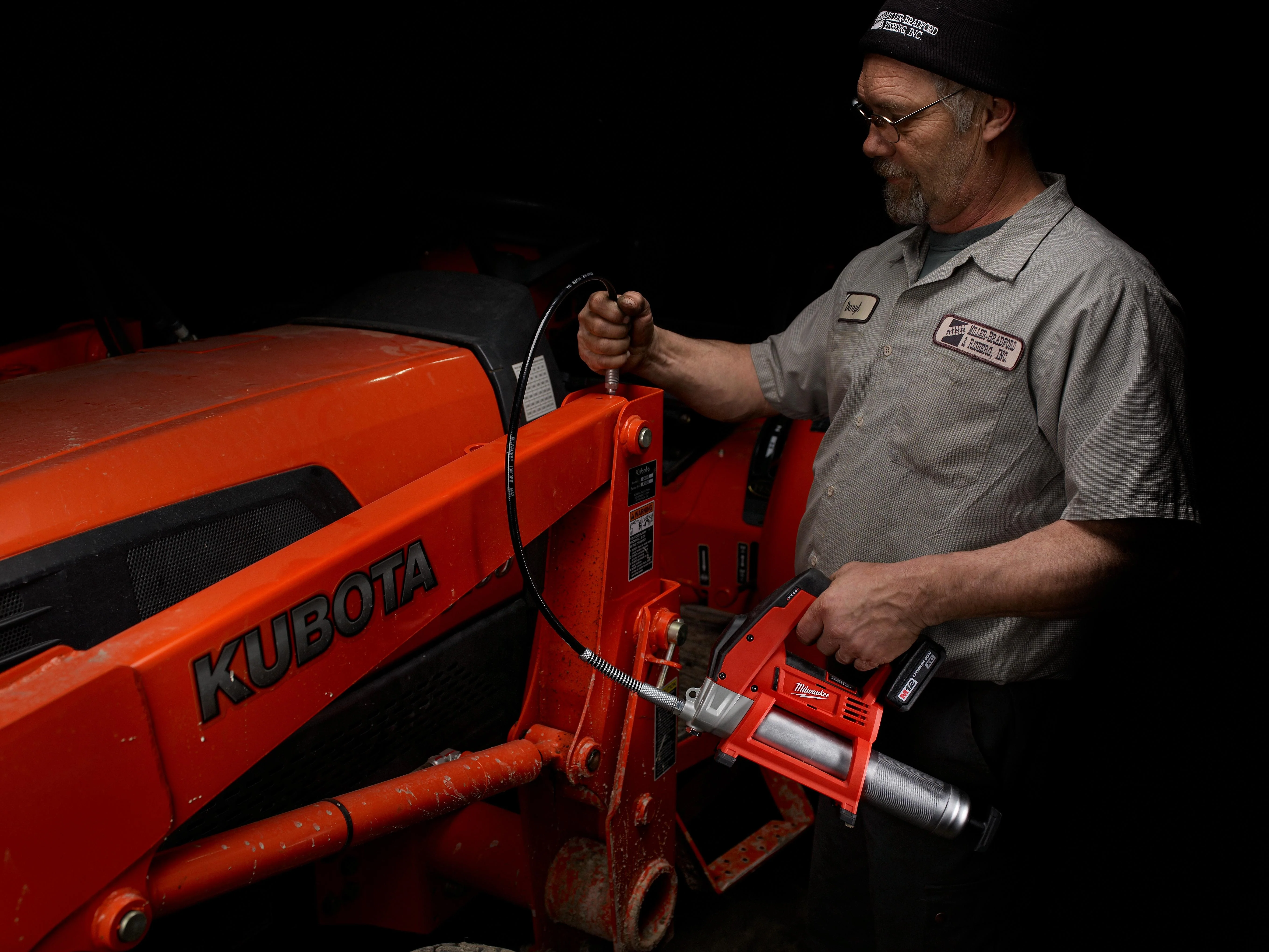 Milwaukee M18 Cordless 2-Speed Grease Gun - Tool Only - Image 4