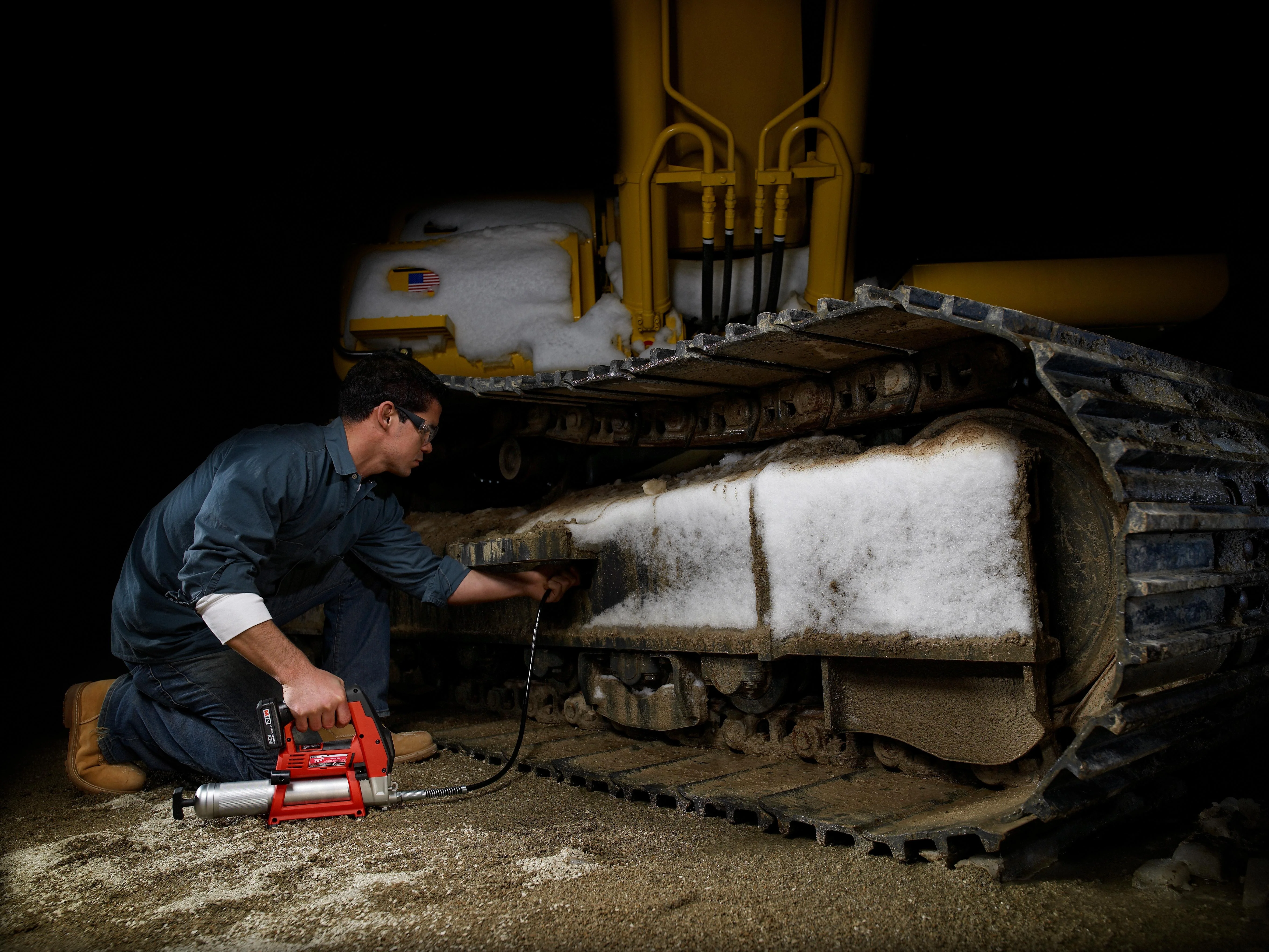 Milwaukee M18 Cordless 2-Speed Grease Gun - Tool Only - Image 5
