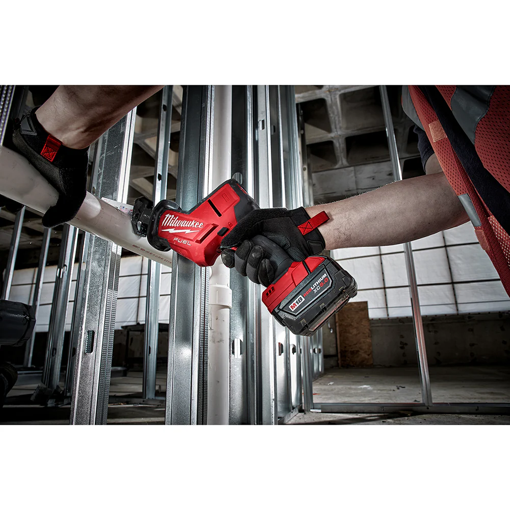 Milwaukee M18 FUEL Cordless HACKZALL Reciprocating Saw Kit - Image 10