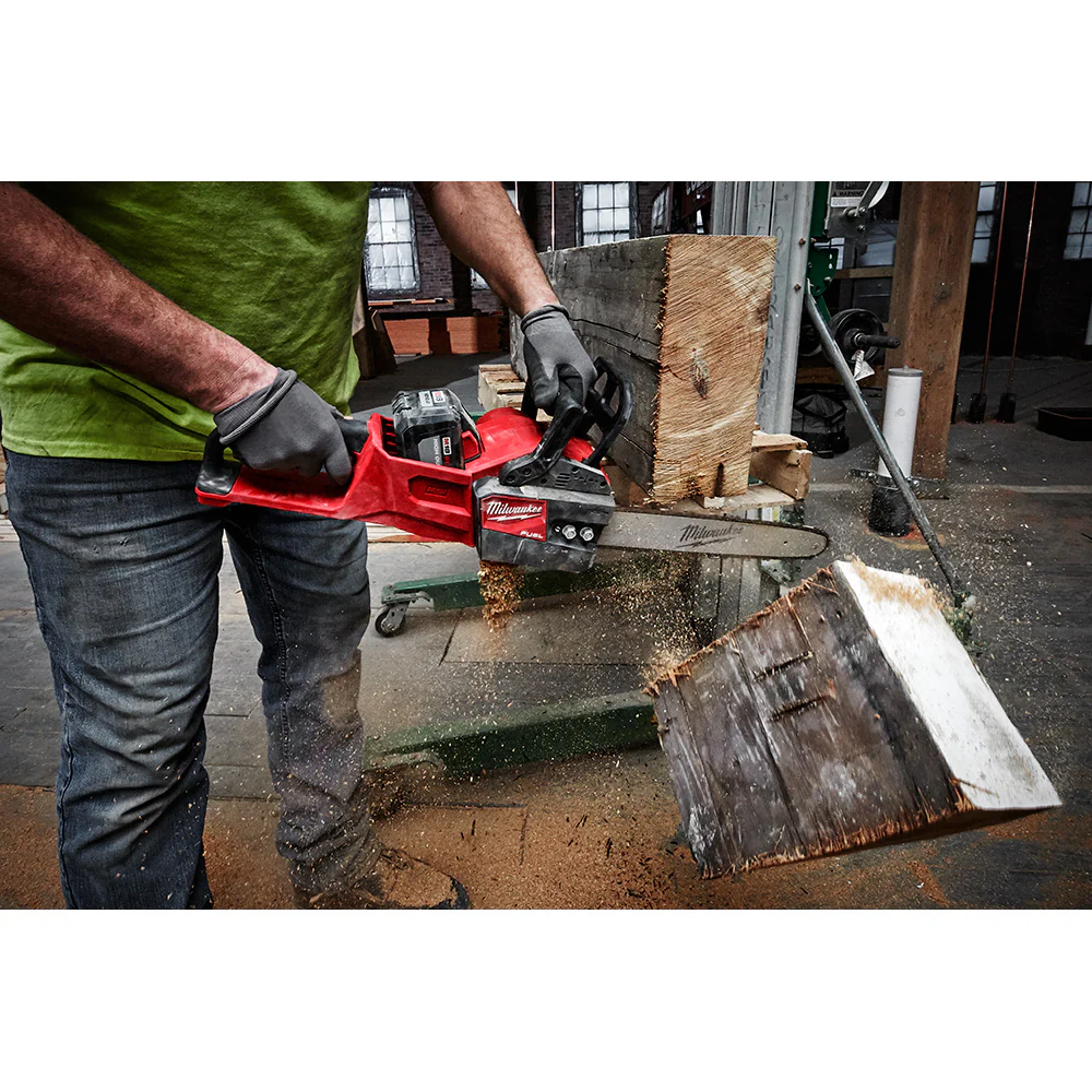Milwaukee M18 FUEL™ Cordless 14" Chainsaw - Tool Only - Image 11
