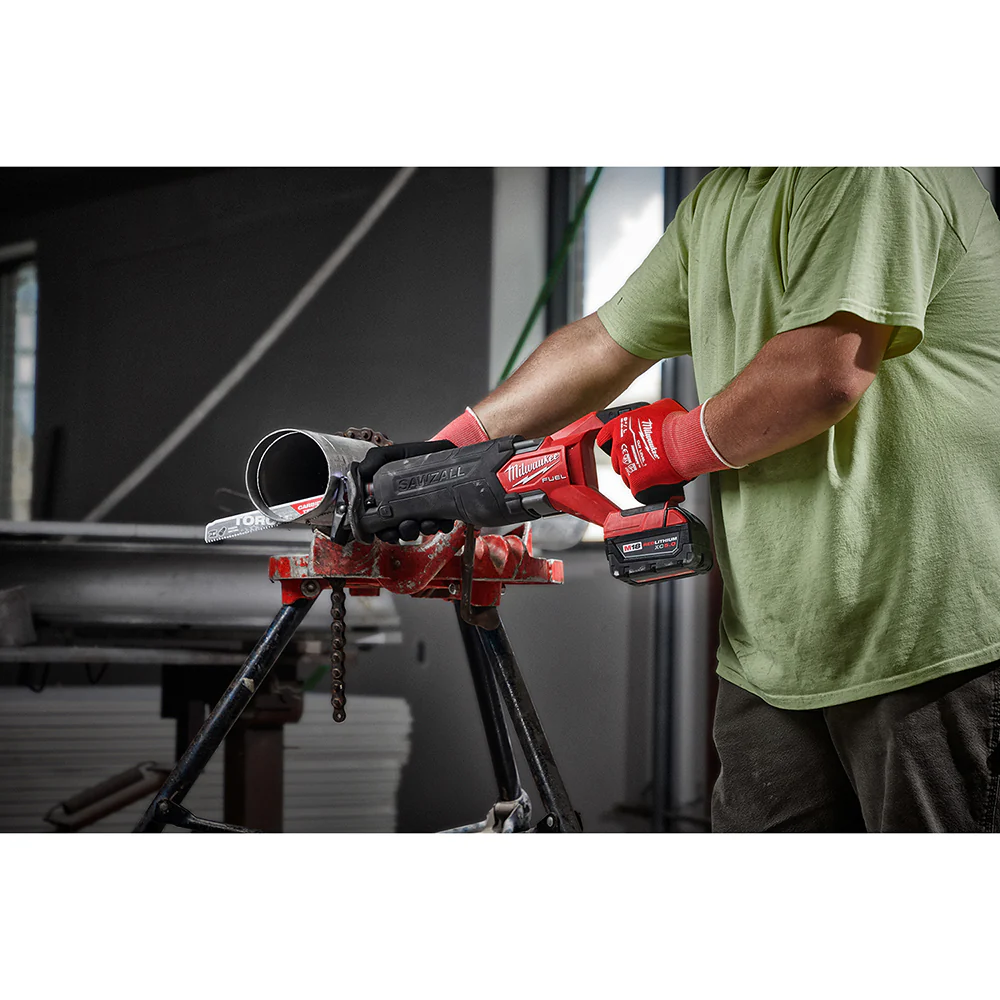 Milwaukee M18 FUEL Cordless SAWZALL Reciprocating Saw 1 Battery Kit - Image 18