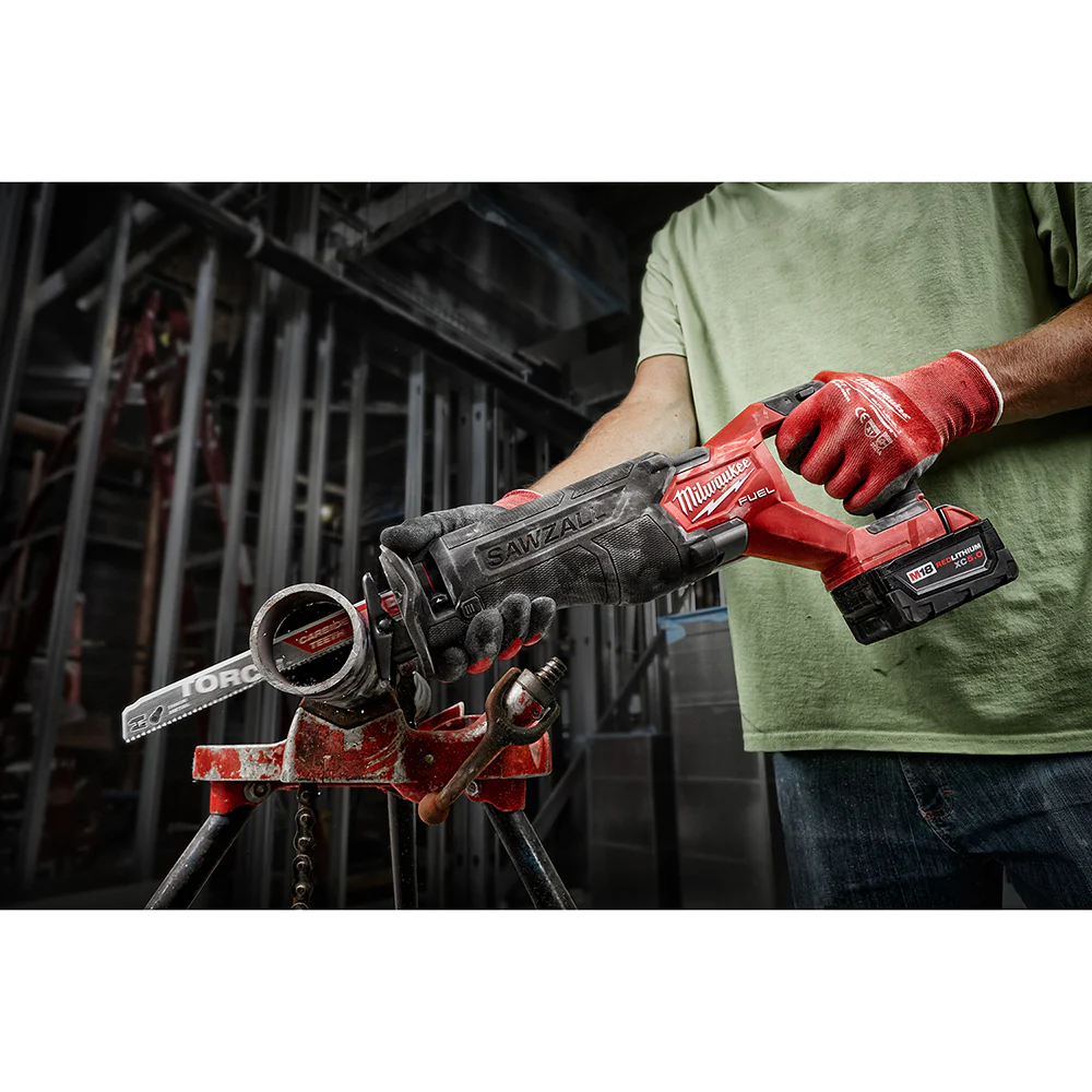 Milwaukee M18 FUEL Cordless SAWZALL Reciprocating Saw 1 Battery Kit - Image 19