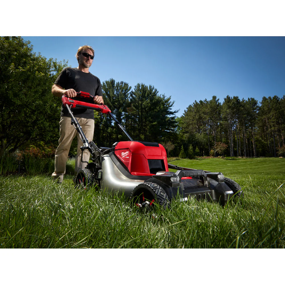 Milwaukee M18 FUEL Cordless 21" Self-Propelled Dual Battery Mower Kit - Image 14