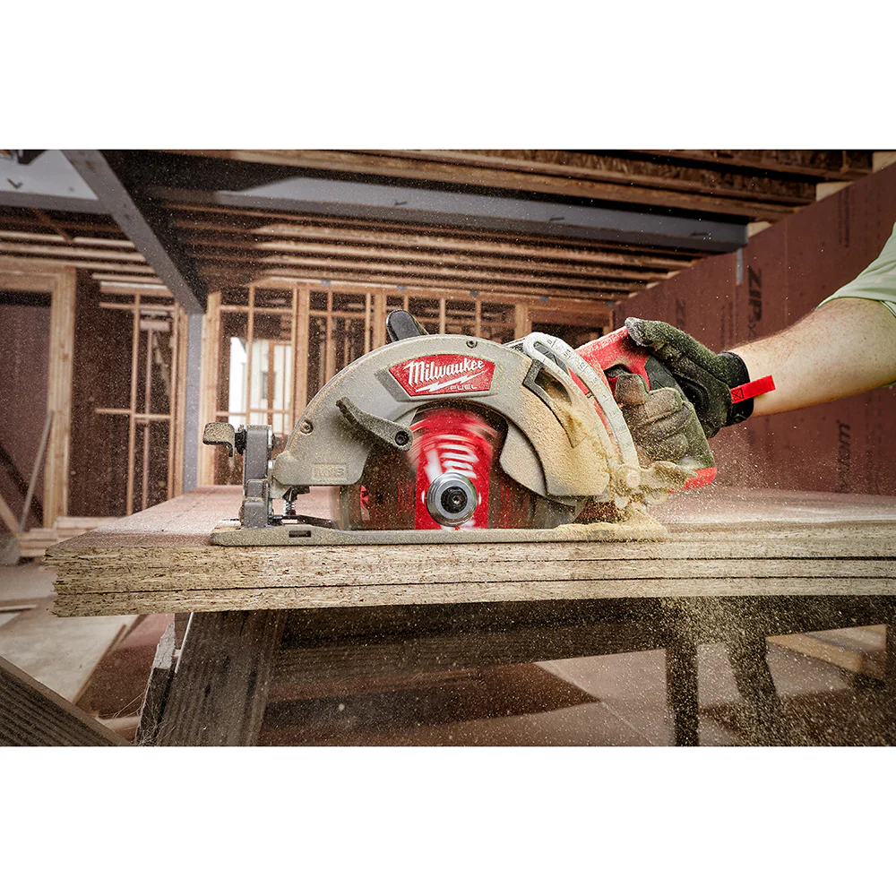 Milwaukee M18 FUEL Cordless Rear Handle 7-1/4" Circular Saw - Tool Only - Image 9