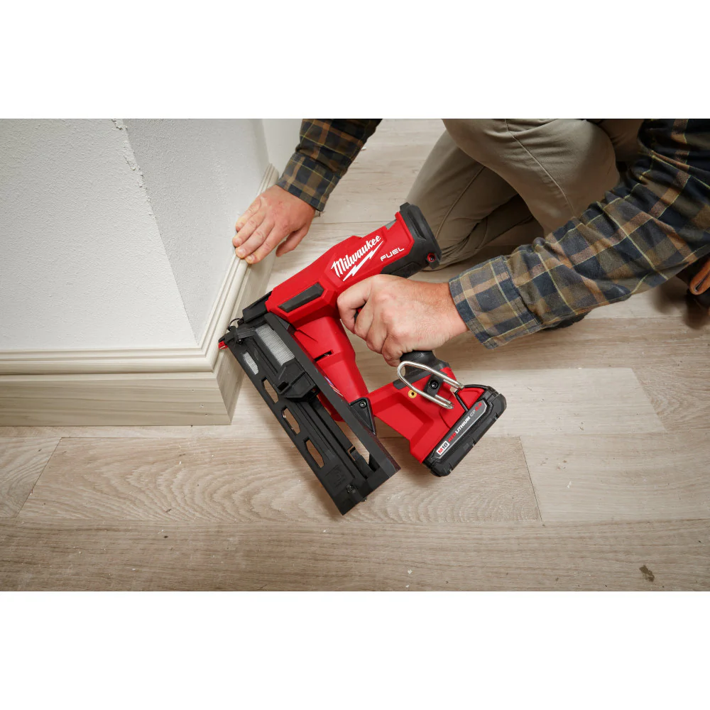 Milwaukee M18 FUEL 16 Gauge Angled Finish Nailer - Image 23