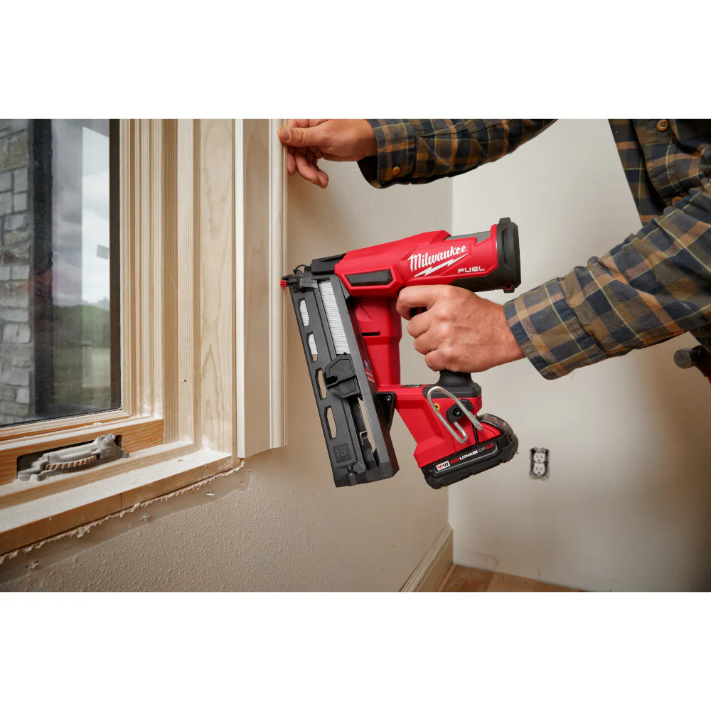 Milwaukee M18 FUEL 16 Gauge Angled Finish Nailer - Image 25