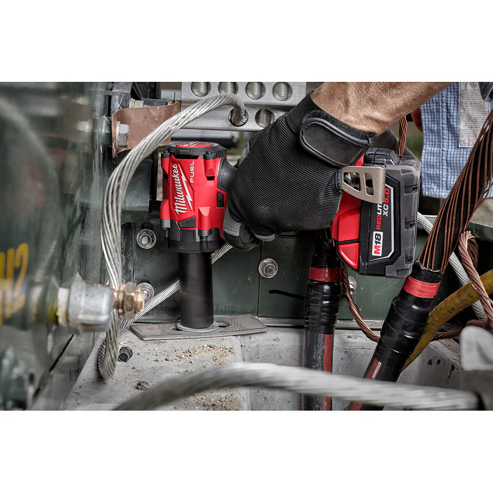Milwaukee M18 FUEL™ 1/2" Compact Impact Wrench Kit w/ Pin Detent - Image 10