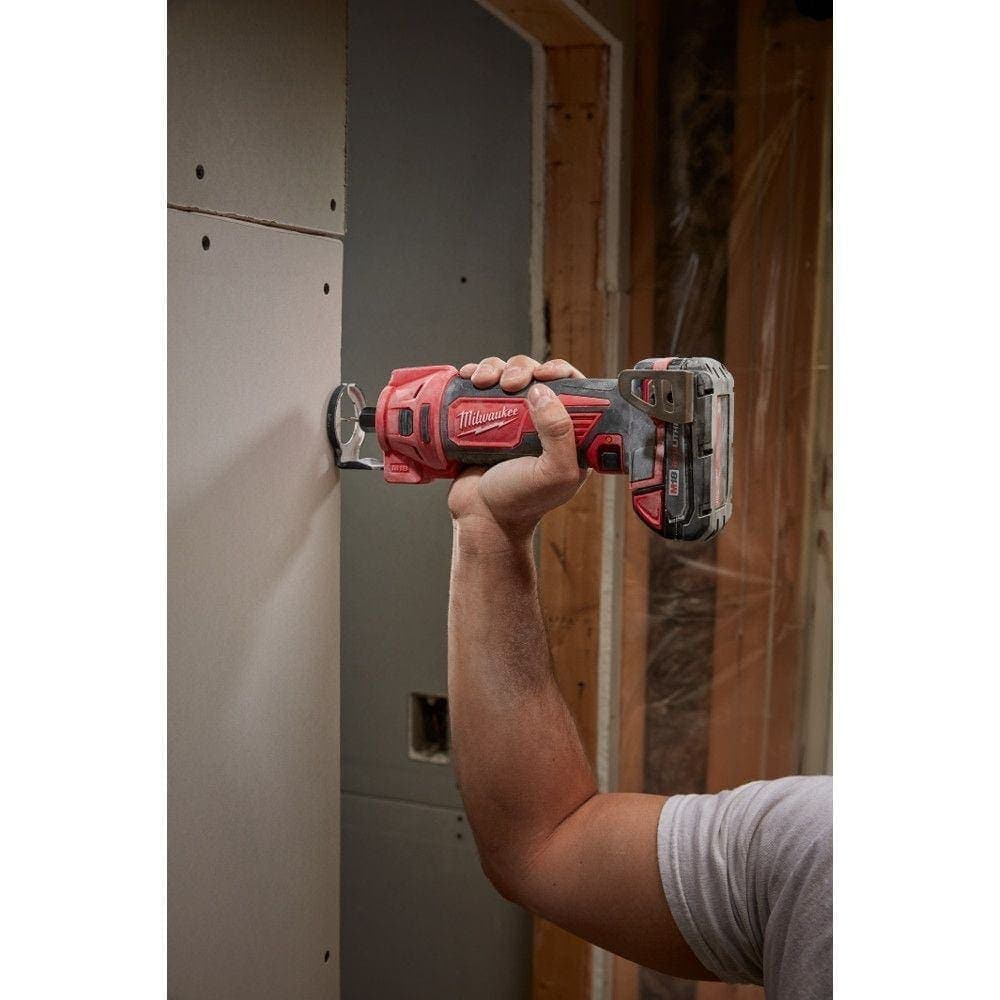 Milwaukee M18 FUEL Brushless Cordless Drywall Screw Gun Compact Kit w/ M18 Cutout Tool - Image 7