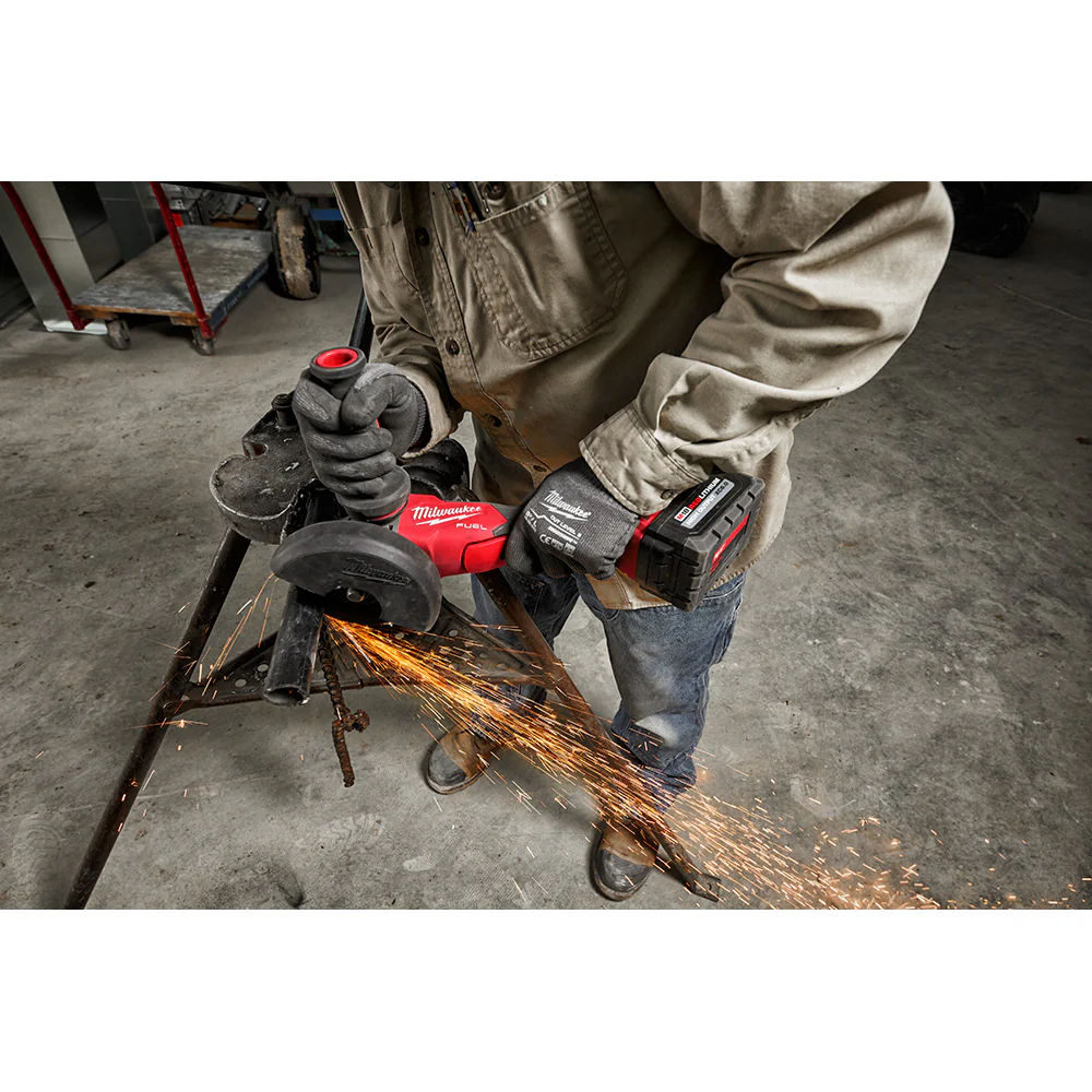Milwaukee M18 FUEL 4-1/2"/5" Braking Grinder w/ ONE-KEY - Image 24