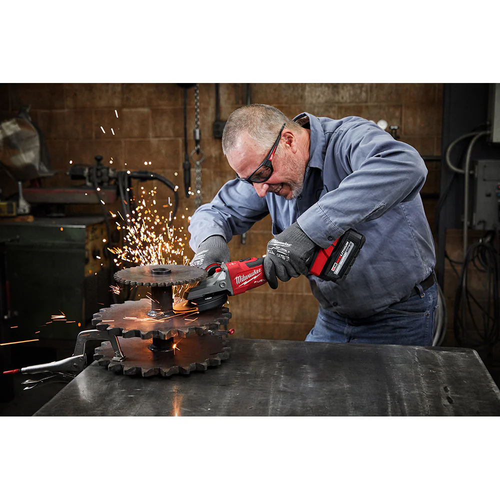 Milwaukee M18 FUEL 5" Flathead Braking Grinder, Slide Switch Lock-On - Image 14