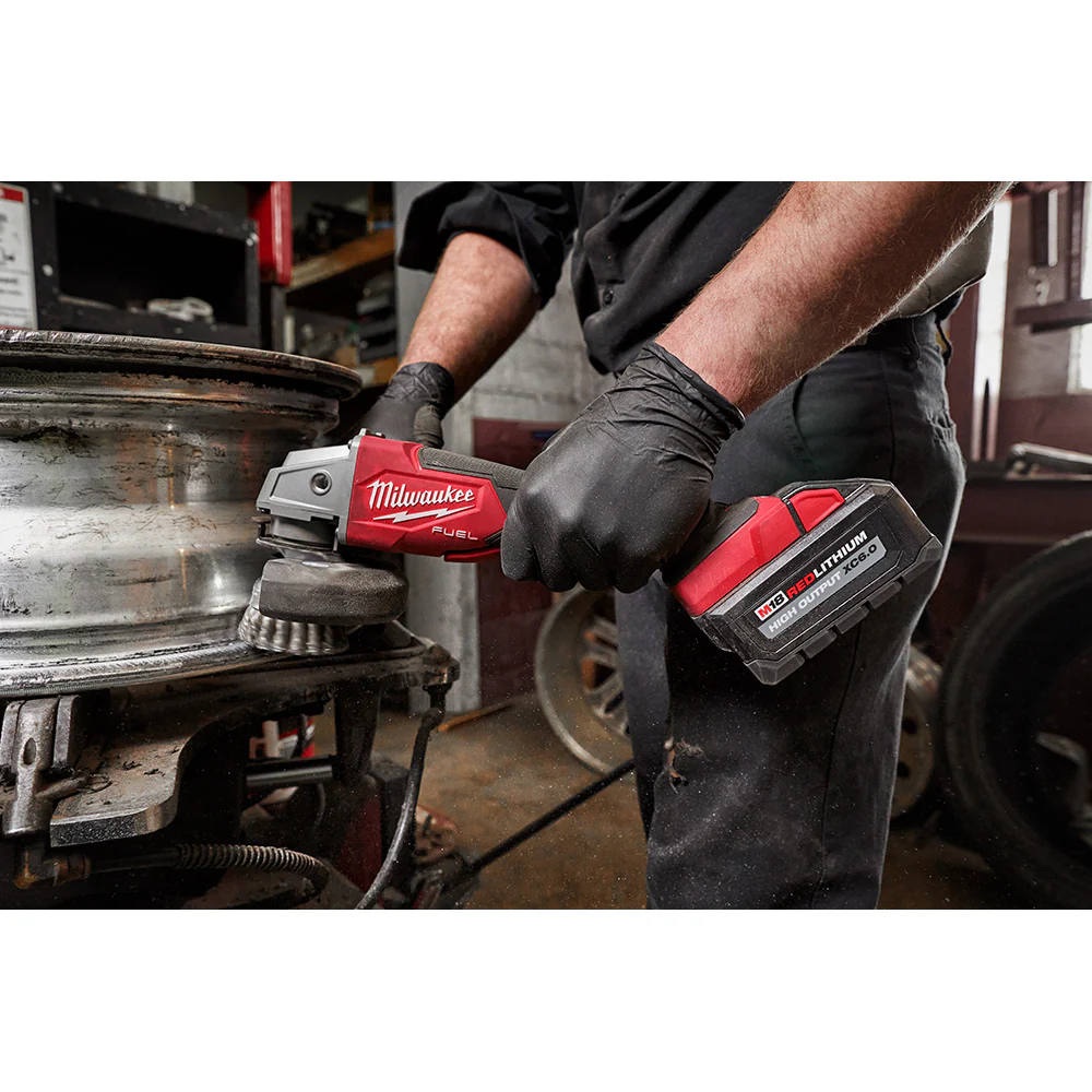 Milwaukee M18 FUEL 4-1/2" / 5" Variable Speed Braking Grinder, Paddle Switch No-Lock - Tool Only - Image 15