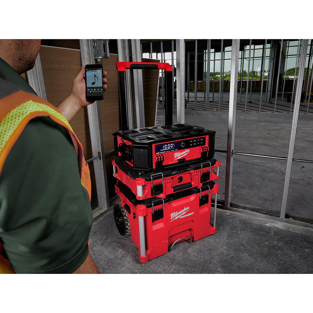 Milwaukee M18 Cordless PACKOUT Radio + Charger - Tool Only - Image 4