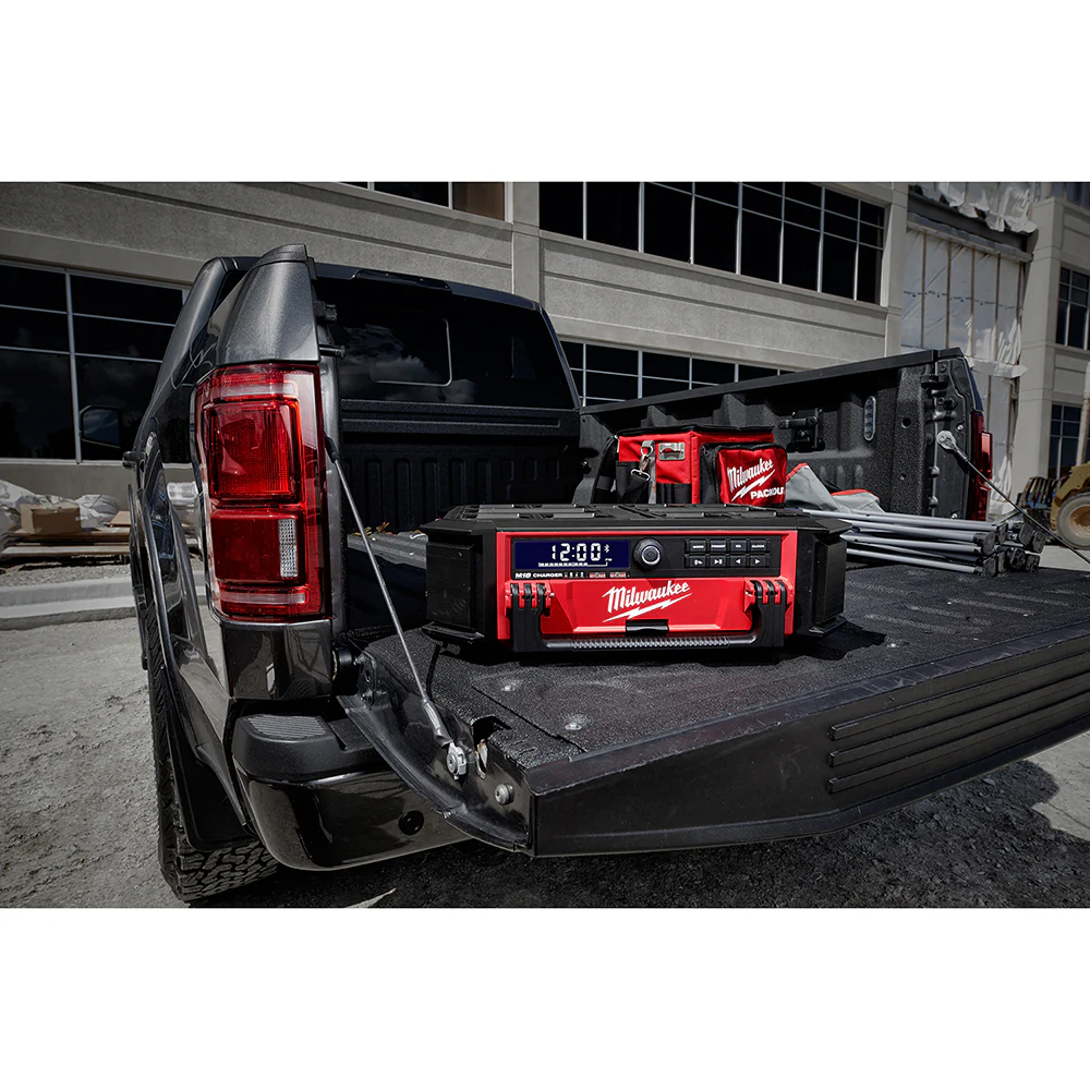 Milwaukee M18 Cordless PACKOUT Radio + Charger - Tool Only - Image 9