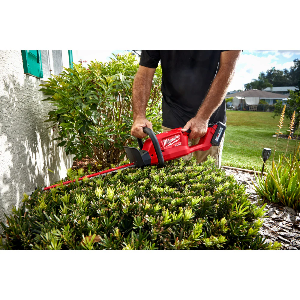 Milwaukee M18 FUEL 18" Hedge Trimmer - Tool Only - Image 11