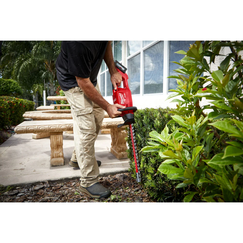 Milwaukee M18 FUEL 18" Hedge Trimmer - Tool Only - Image 12