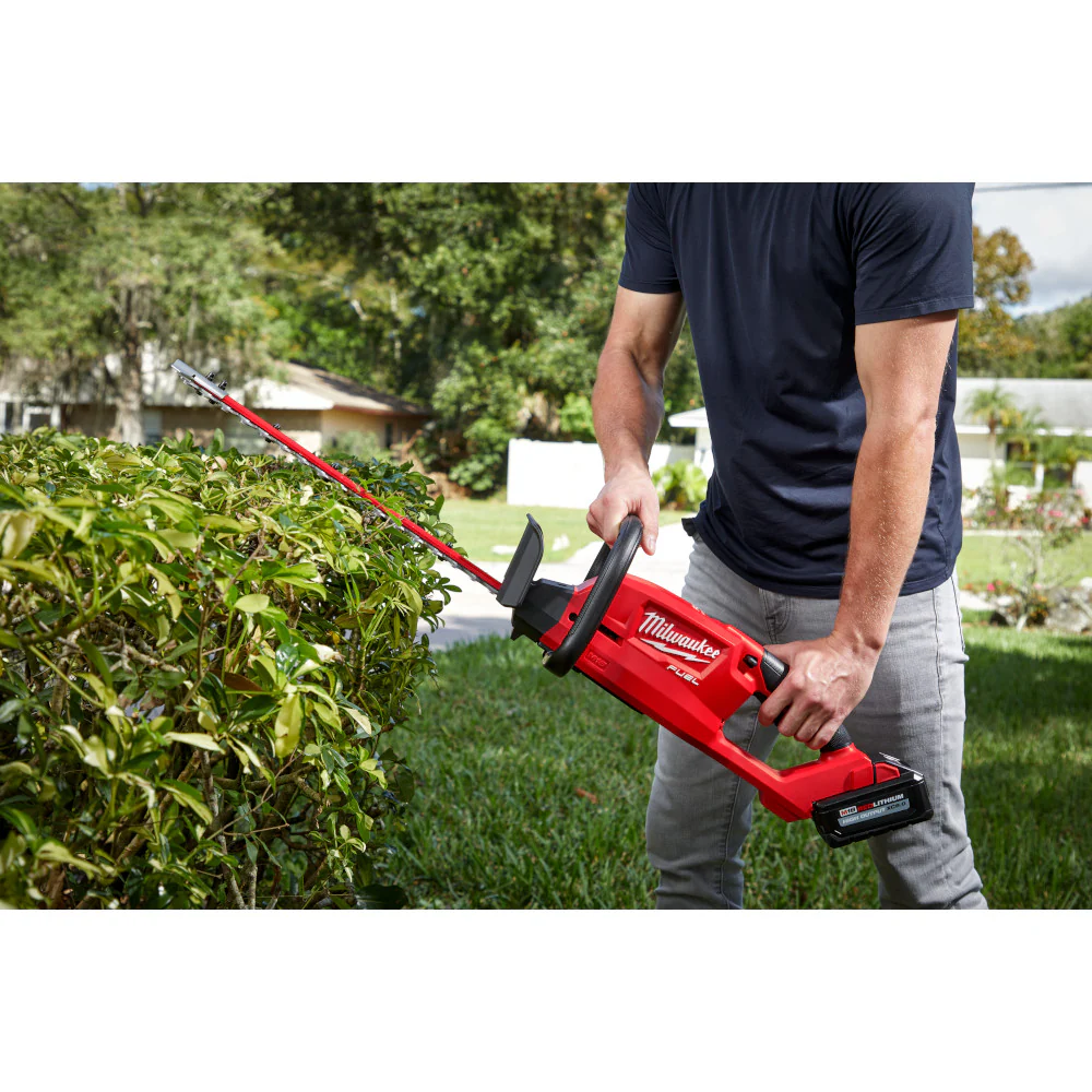 Milwaukee M18 FUEL 18" Hedge Trimmer - Tool Only - Image 13