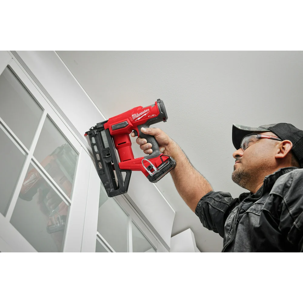 Milwaukee M18 FUEL™ 16 Gauge Straight Finish Nailer - Tool Only - Image 11
