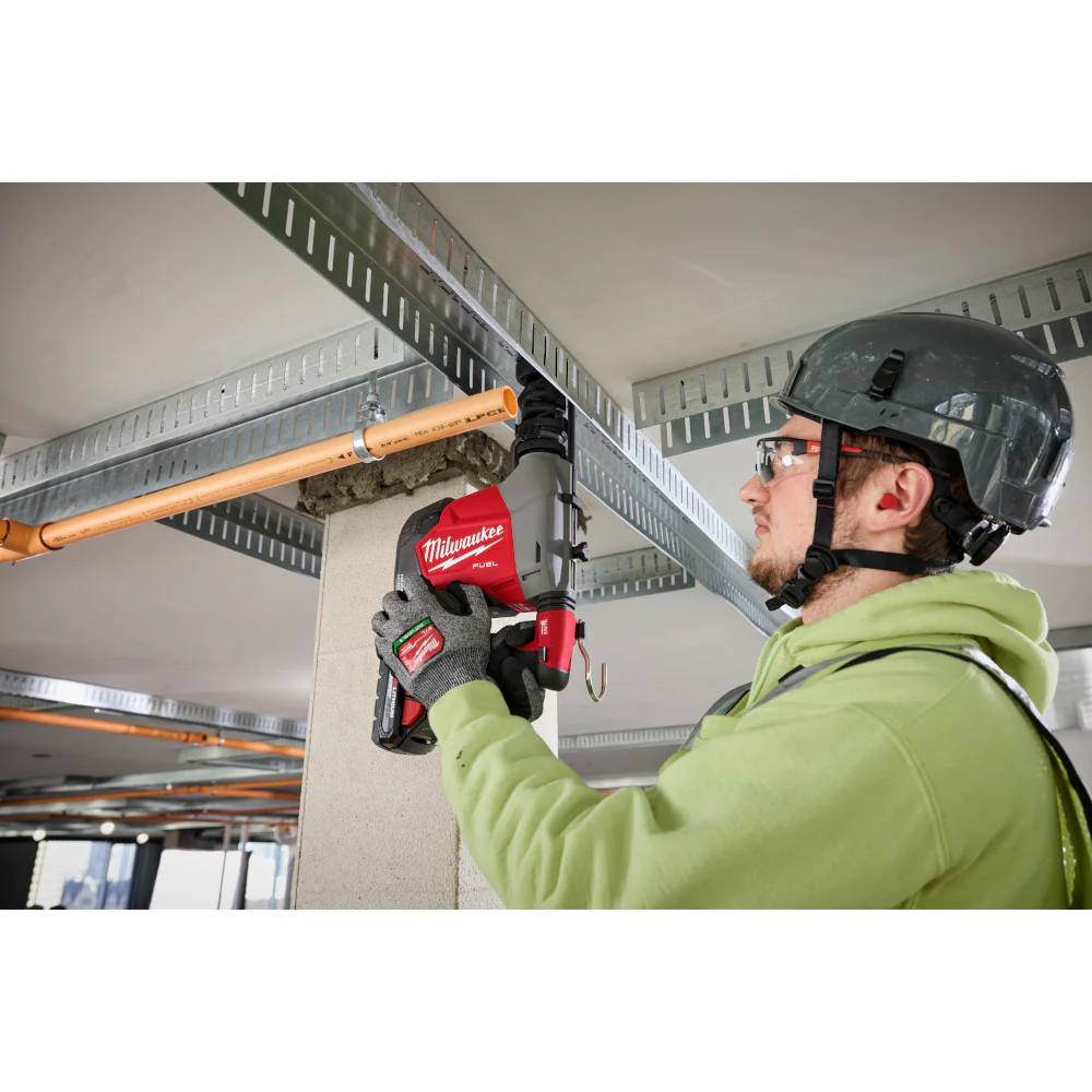 Milwaukee M18 FUEL™ Overhead Rotary Hammer w/ Integrated Dust Extraction - Image 13